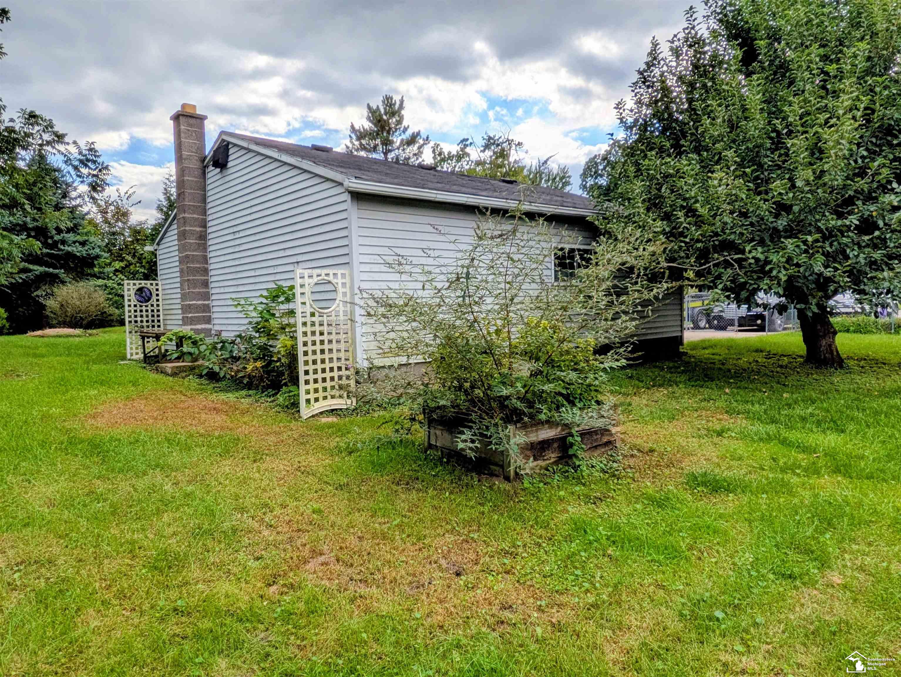 Photo 4 of Single family home for sale at 12430 Maxwell Rd, Carleton, MI 48117 | MLS# 57050223626 | Listing updated on 2026-10-06
