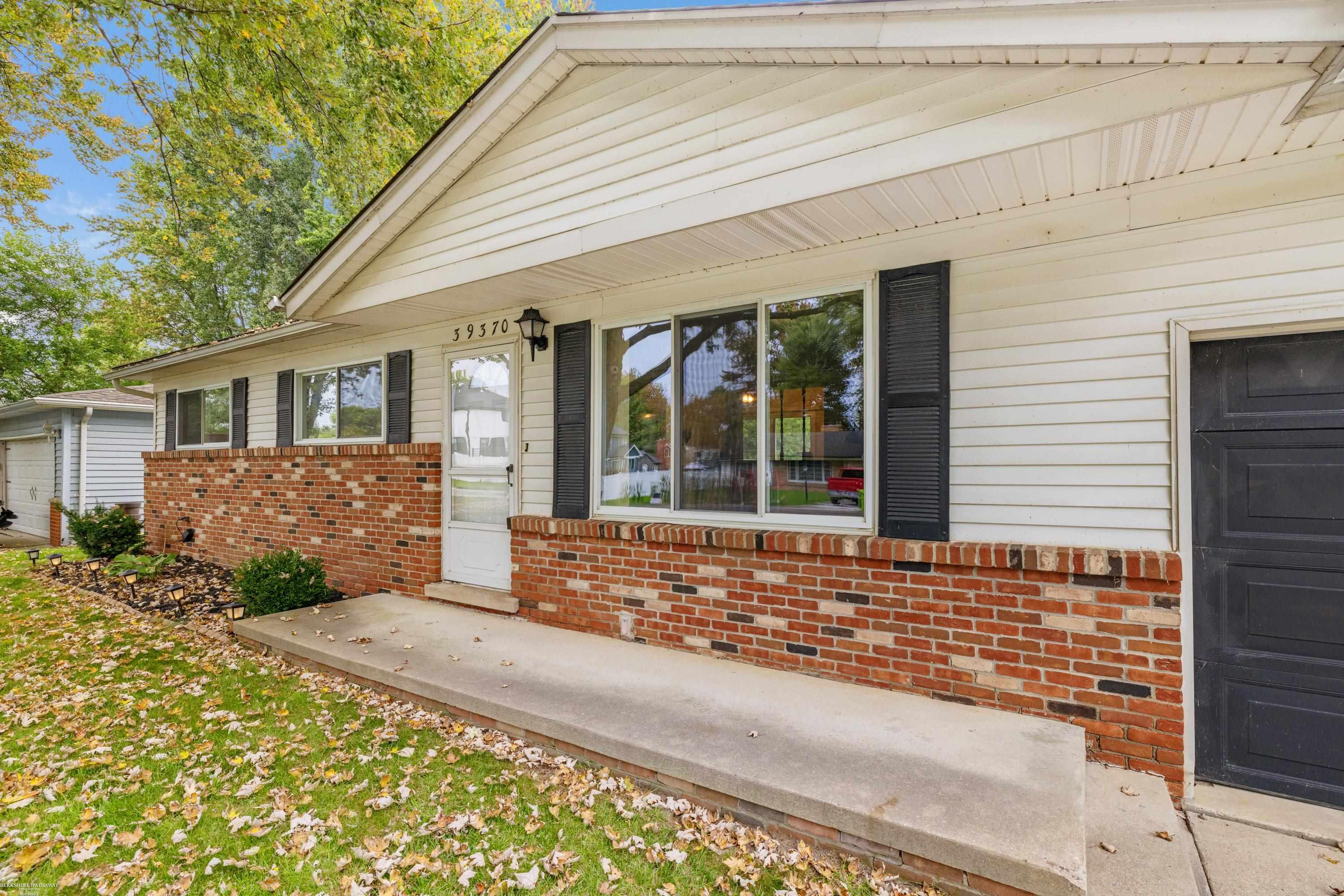 Photo 2 of Single family home for sale at 39370 Long St, Harrison Township, MI 48045 | MLS# 58050223627 | Listing updated on 2026-10-05