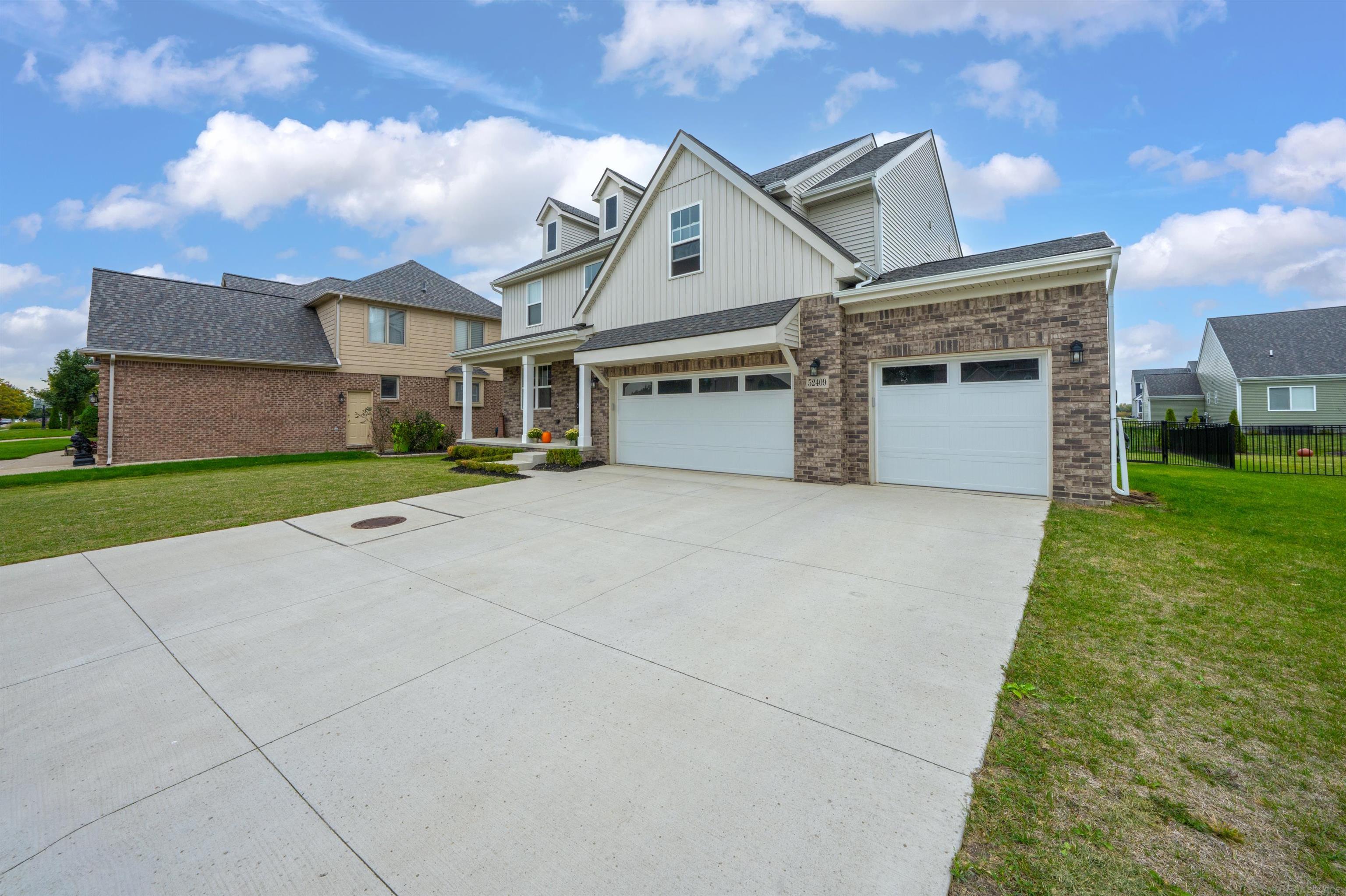 Photo 3 of Single family home for sale at 52409 Monaco Dr, Macomb, MI 48042 | MLS# 58050223628 | Listing updated on 2026-10-01