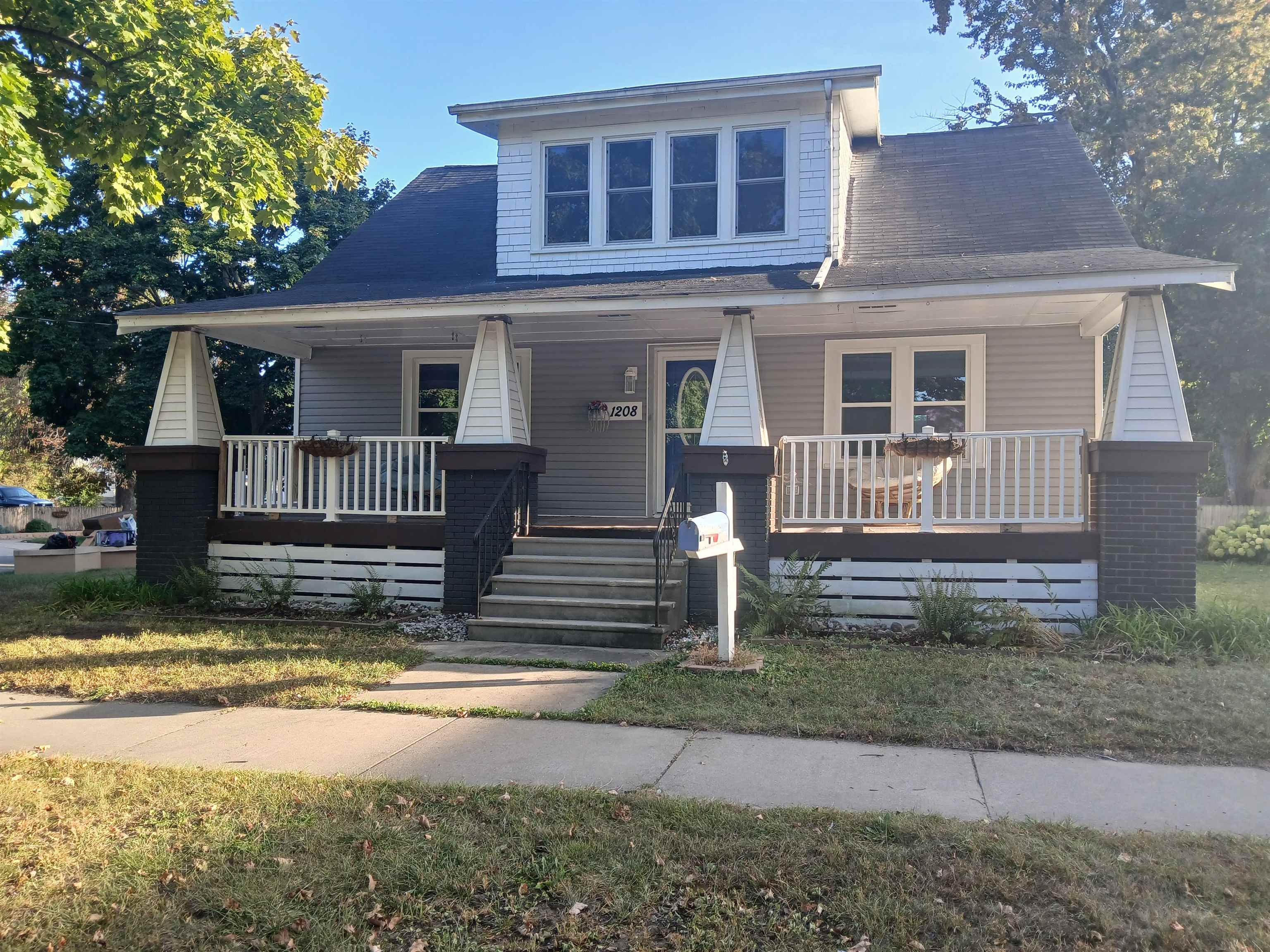 Photo 2 of Single family home for sale at 1208 Mercer St, Essexville, MI 48732 | MLS# 50223630 | Listing updated on 2026-10-02