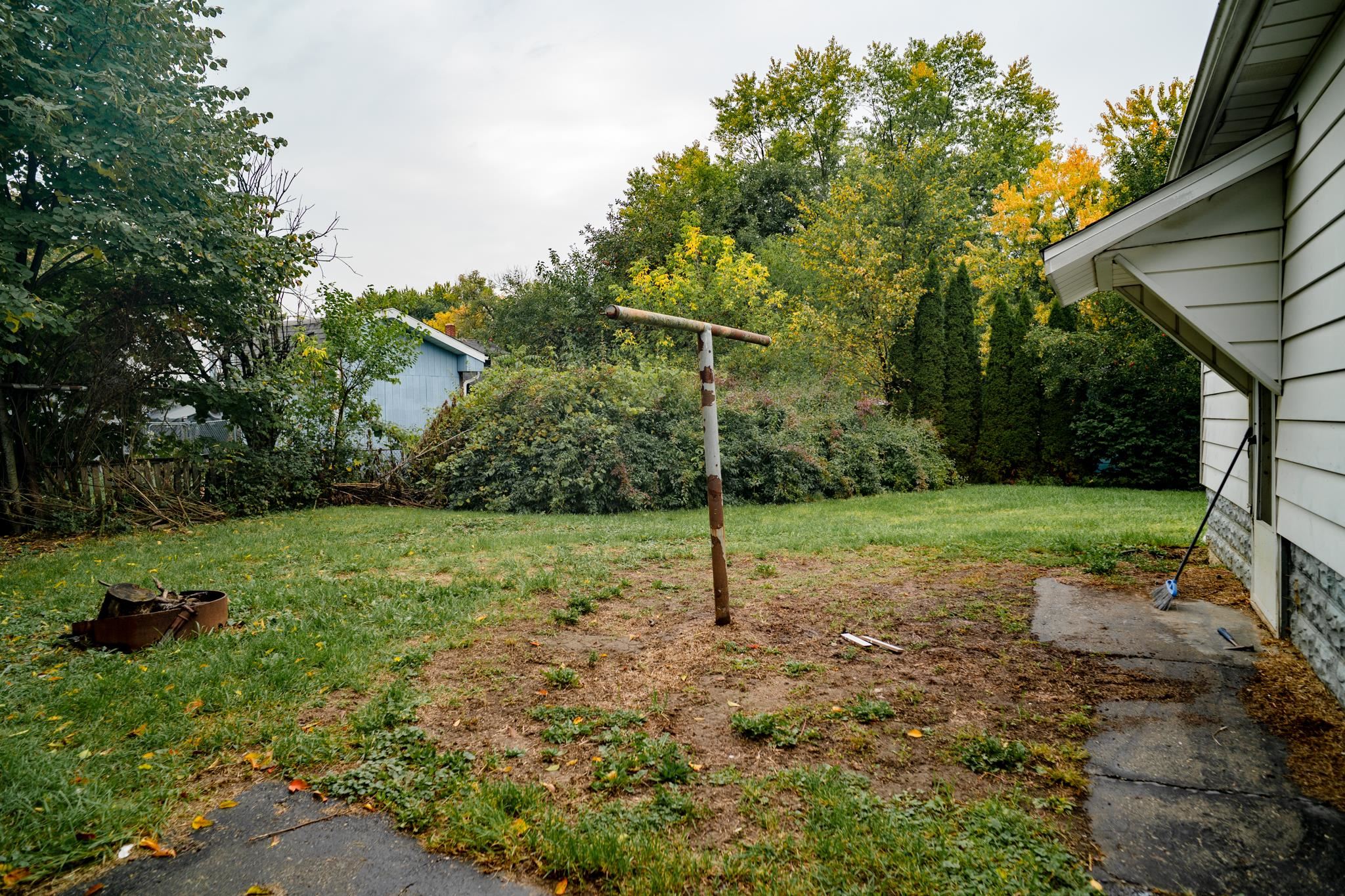Photo 4 of Single family home for sale at 809 Campbell St, Flint, MI 48507 | MLS# 5050223632 | Listing updated on 2026-10-08