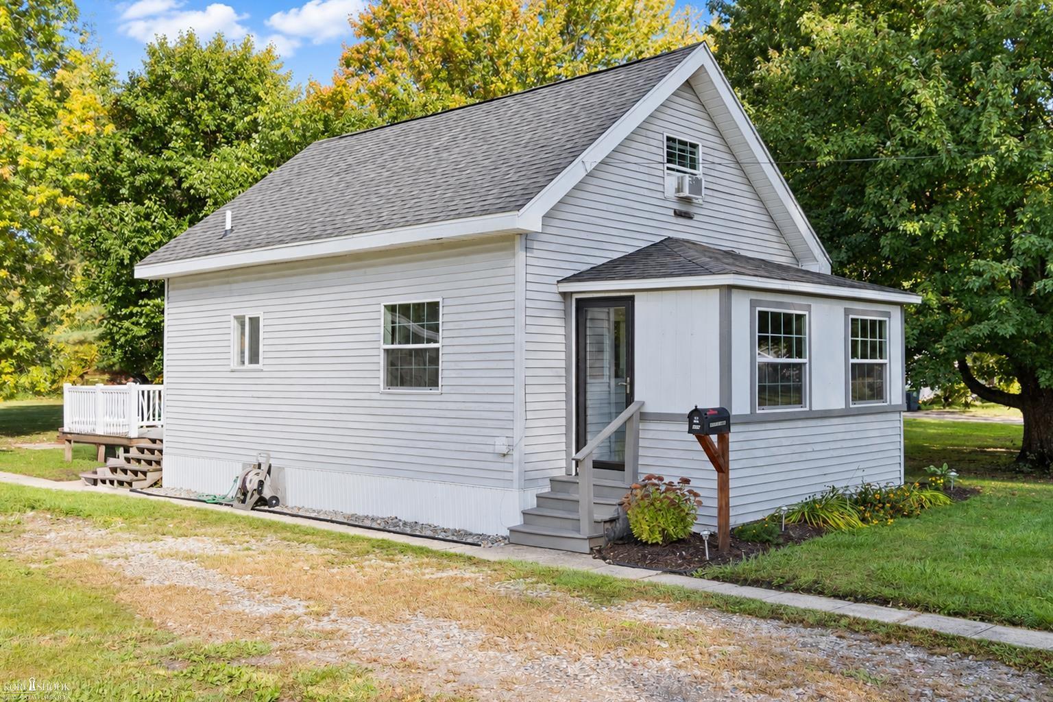 Photo 2 of Single family home for sale at 603 S Adam St, Saginaw, MI 48604 | MLS# 5050223634 | Listing updated on 2026-10-05