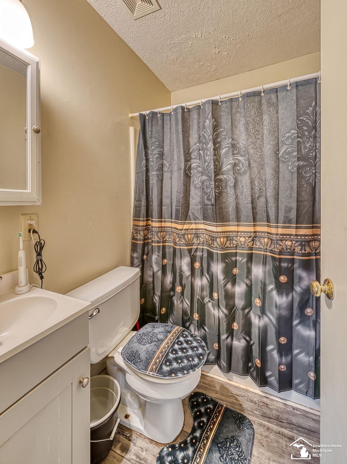 Listing Photo 4 - Condo for sale in building located at 1636 Peters St, Monroe, MI 48161
