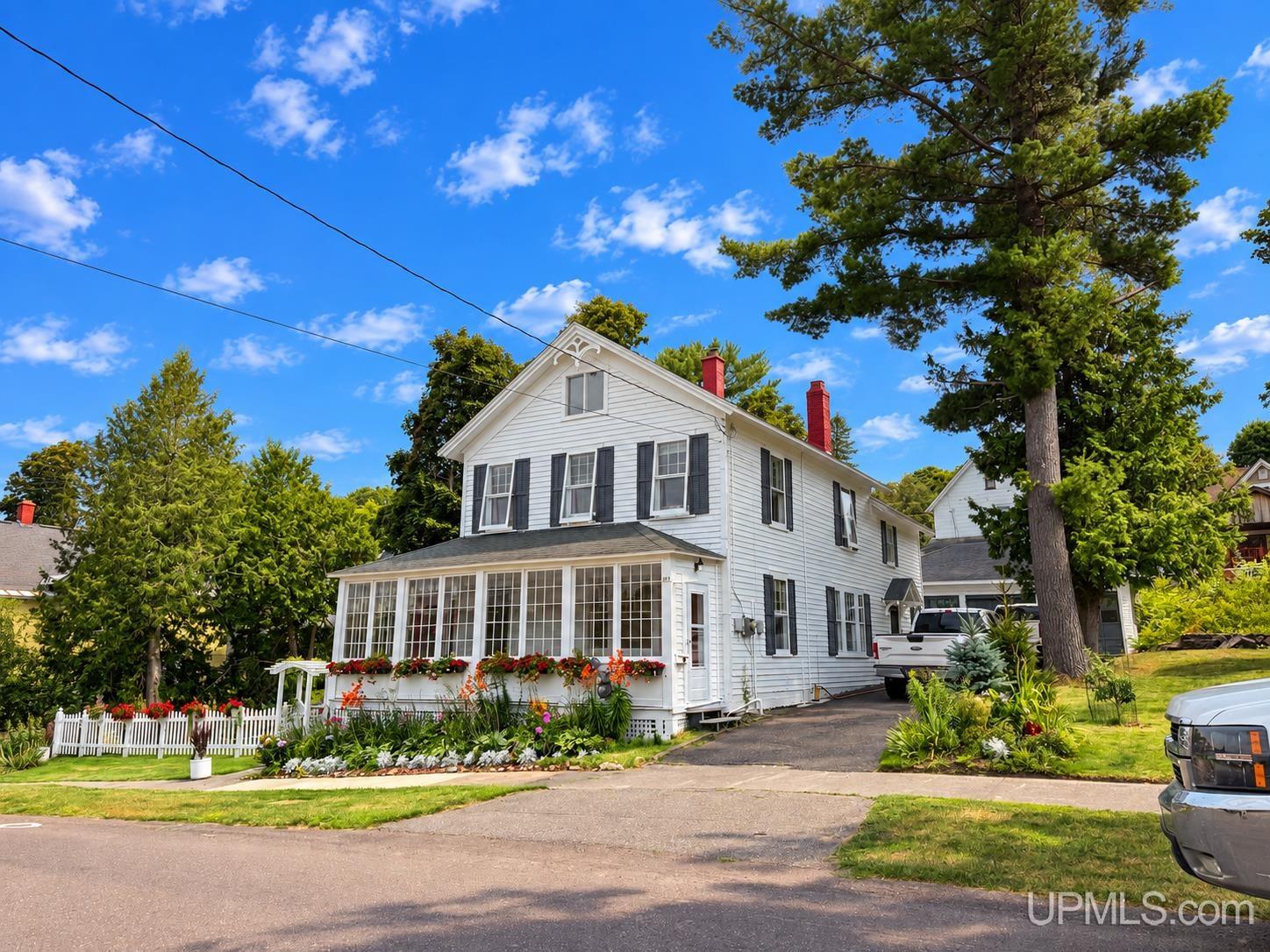 Photo 3 of Single family home for sale at 105 W Houghton Ave, Houghton, MI 49931 | MLS# 50223642 | Listing updated on 2026-10-07