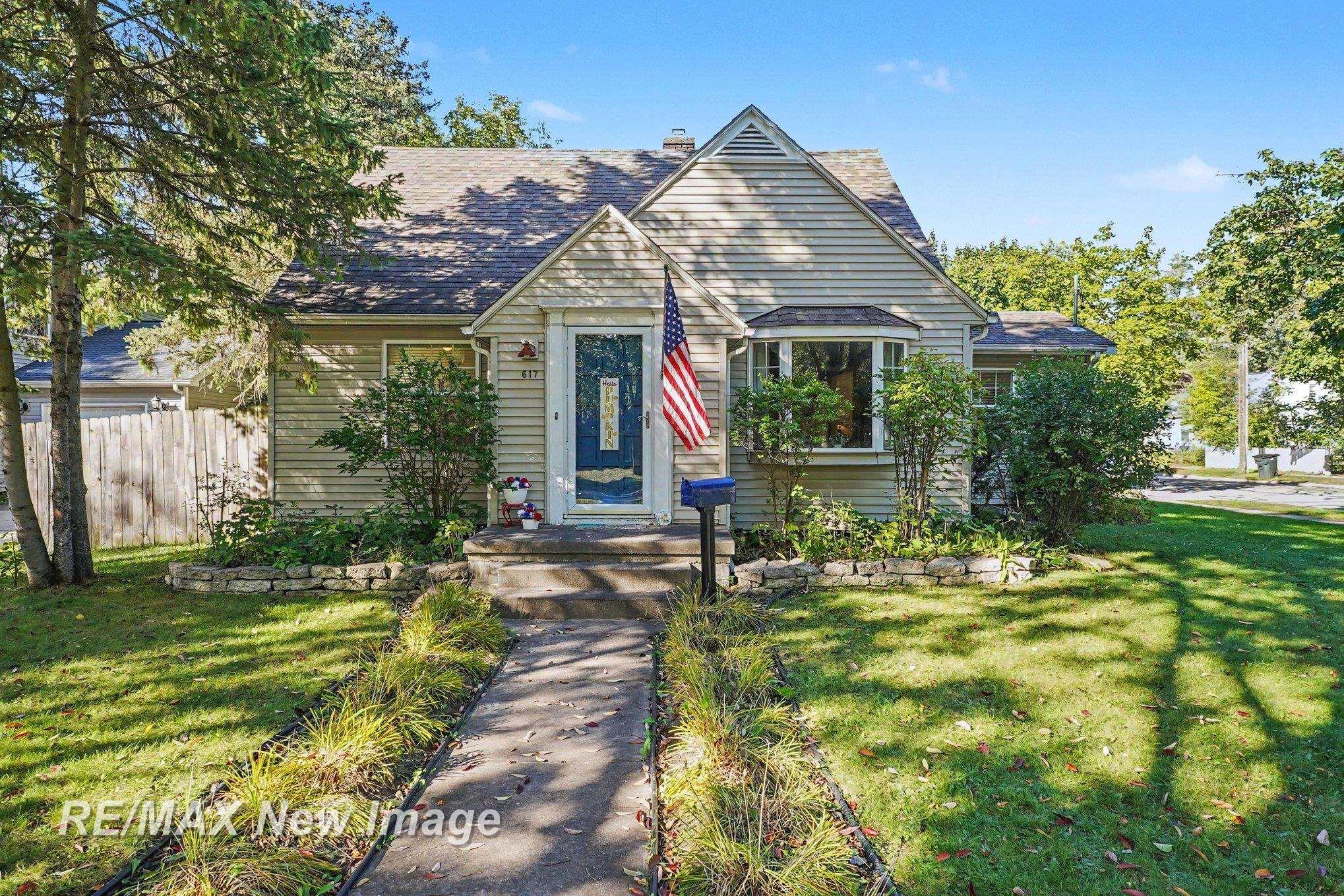 Photo 1 of Single family home for sale at 617 E Ashman St, Midland, MI 48642 | MLS# 61050223651 | Listing updated on 2026-10-02