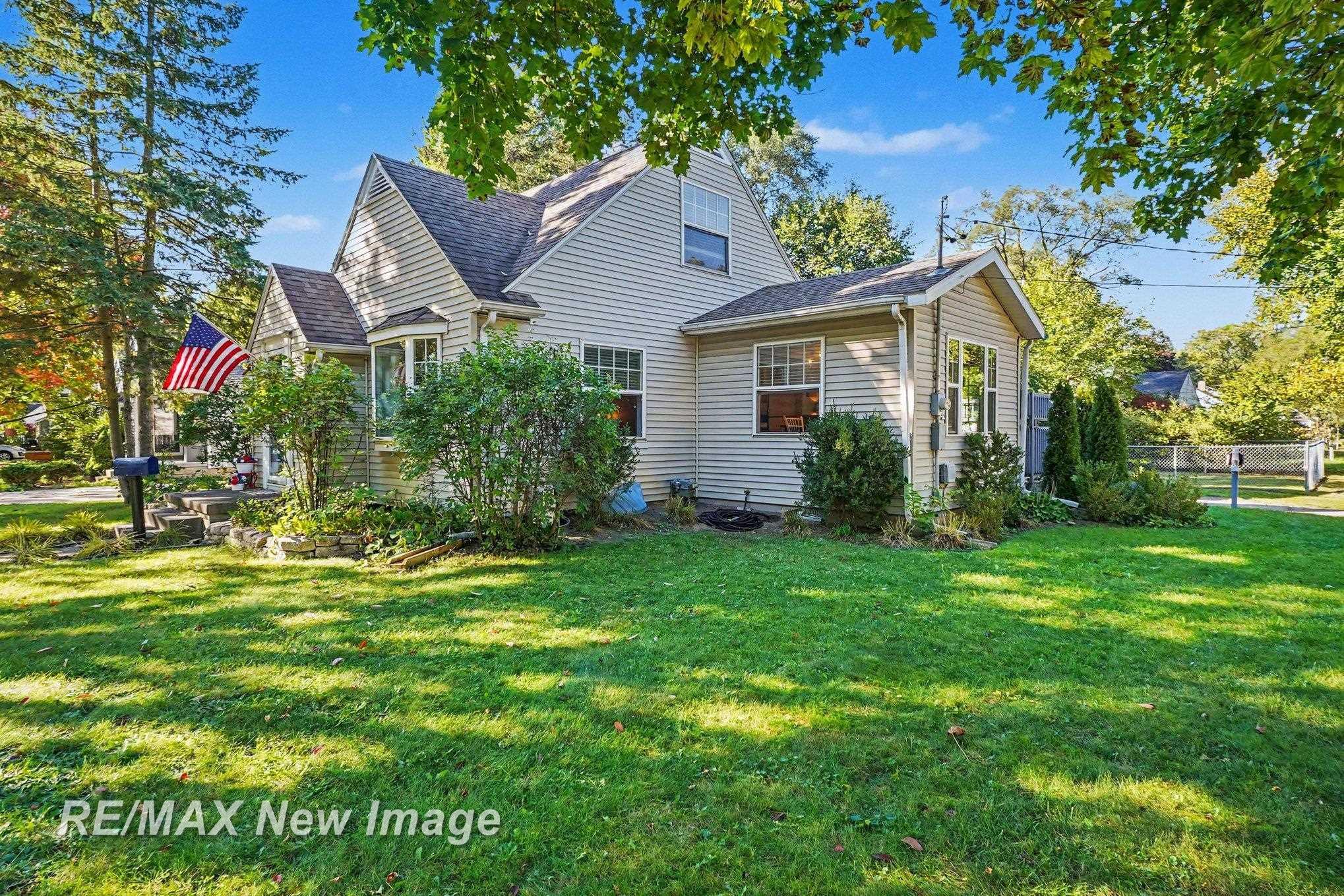 Photo 3 of Single family home for sale at 617 E Ashman St, Midland, MI 48642 | MLS# 61050223651 | Listing updated on 2026-10-02