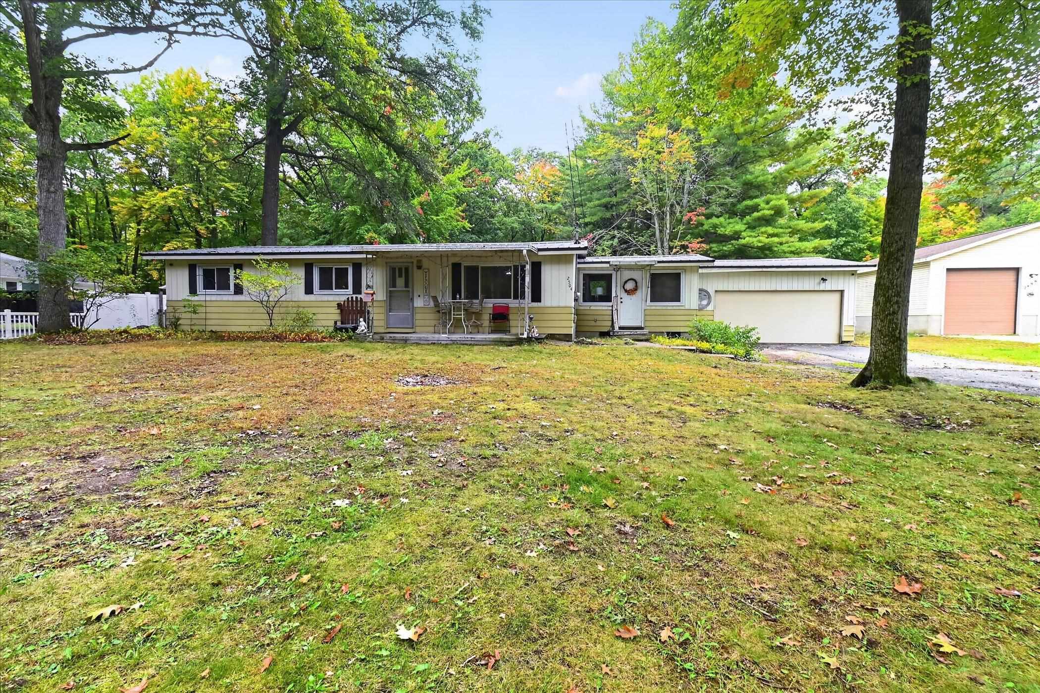 Photo 2 of Single family home for sale at 2504 Smith St, Sanford, MI 48657 | MLS# 5050223653 | Listing updated on 2026-10-03
