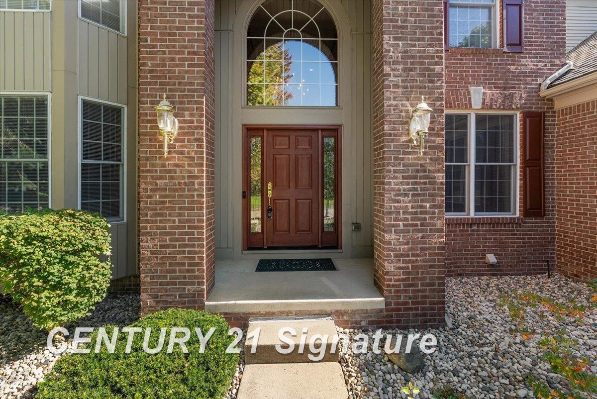 Photo 2 of Single family home for sale at 966 Holw Corners Ct, Rochester, MI 48307 | MLS# 61050223658 | Listing updated on 2026-10-05