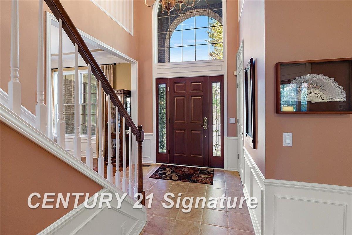 Photo 3 of Single family home for sale at 966 Holw Corners Ct, Rochester, MI 48307 | MLS# 61050223658 | Listing updated on 2026-10-05