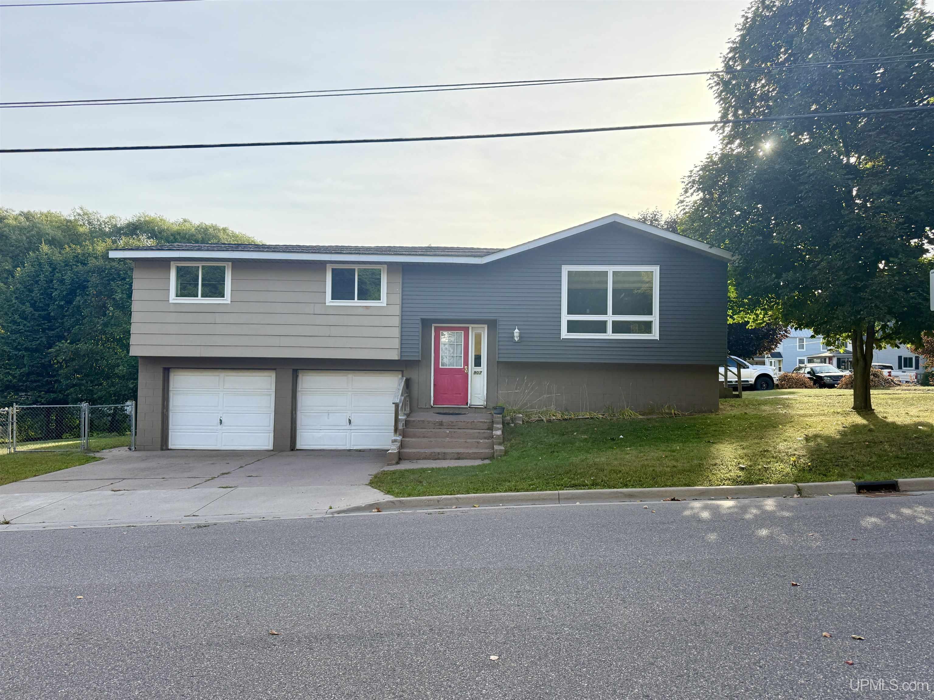 Single family home for sale at 907 Altamont St, Marquette, MI 49855 | MLS# 50223670