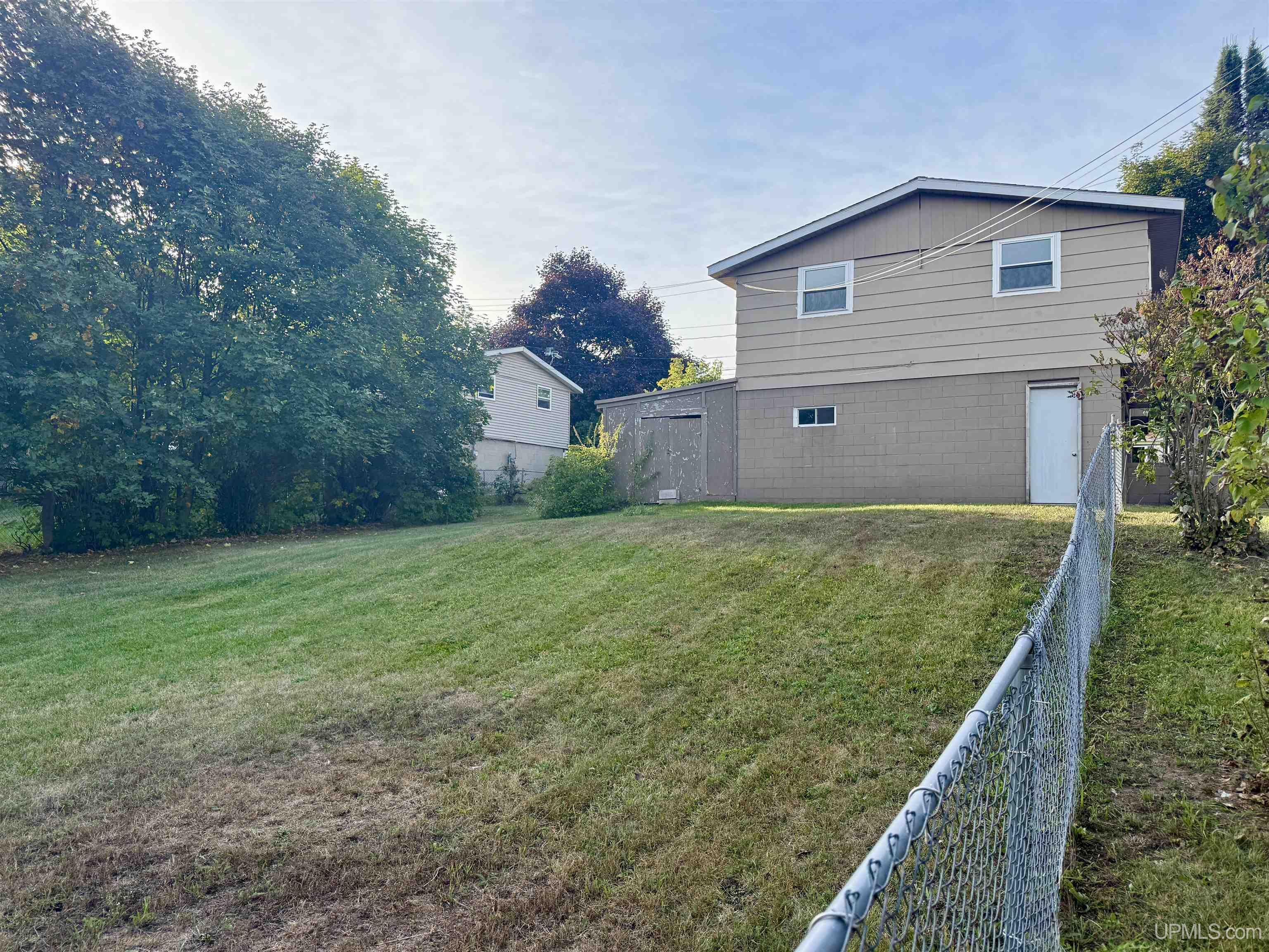 Photo 1 of Single family home for sale at 907 Altamont St, Marquette, MI 49855 | MLS# 50223670 | Listing updated on 2026-10-07