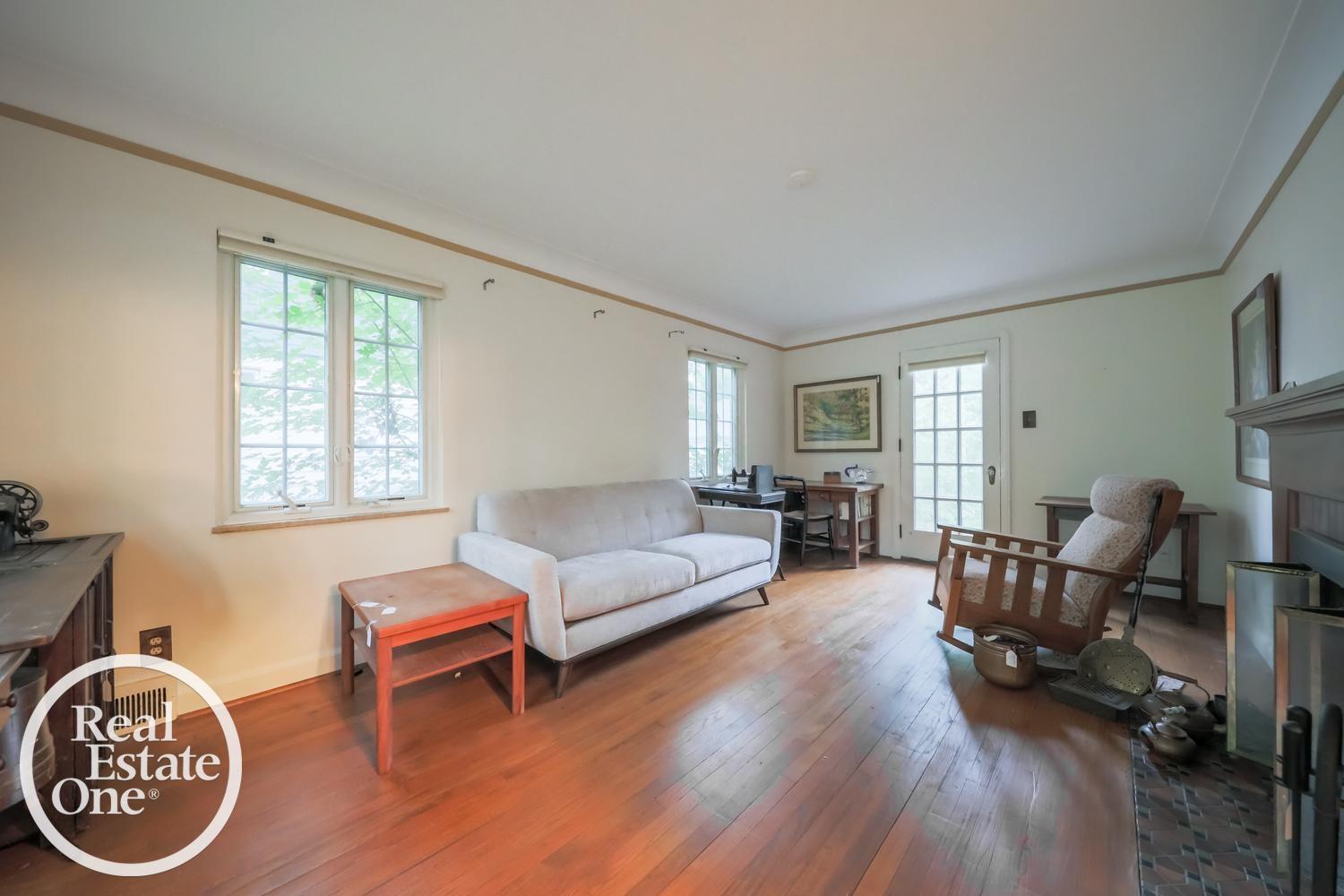 Photo 3 of Single family home for sale at 855 Loraine St, Grosse Pointe, MI 48230 | MLS# 58050223678 | Listing updated on 2026-10-02