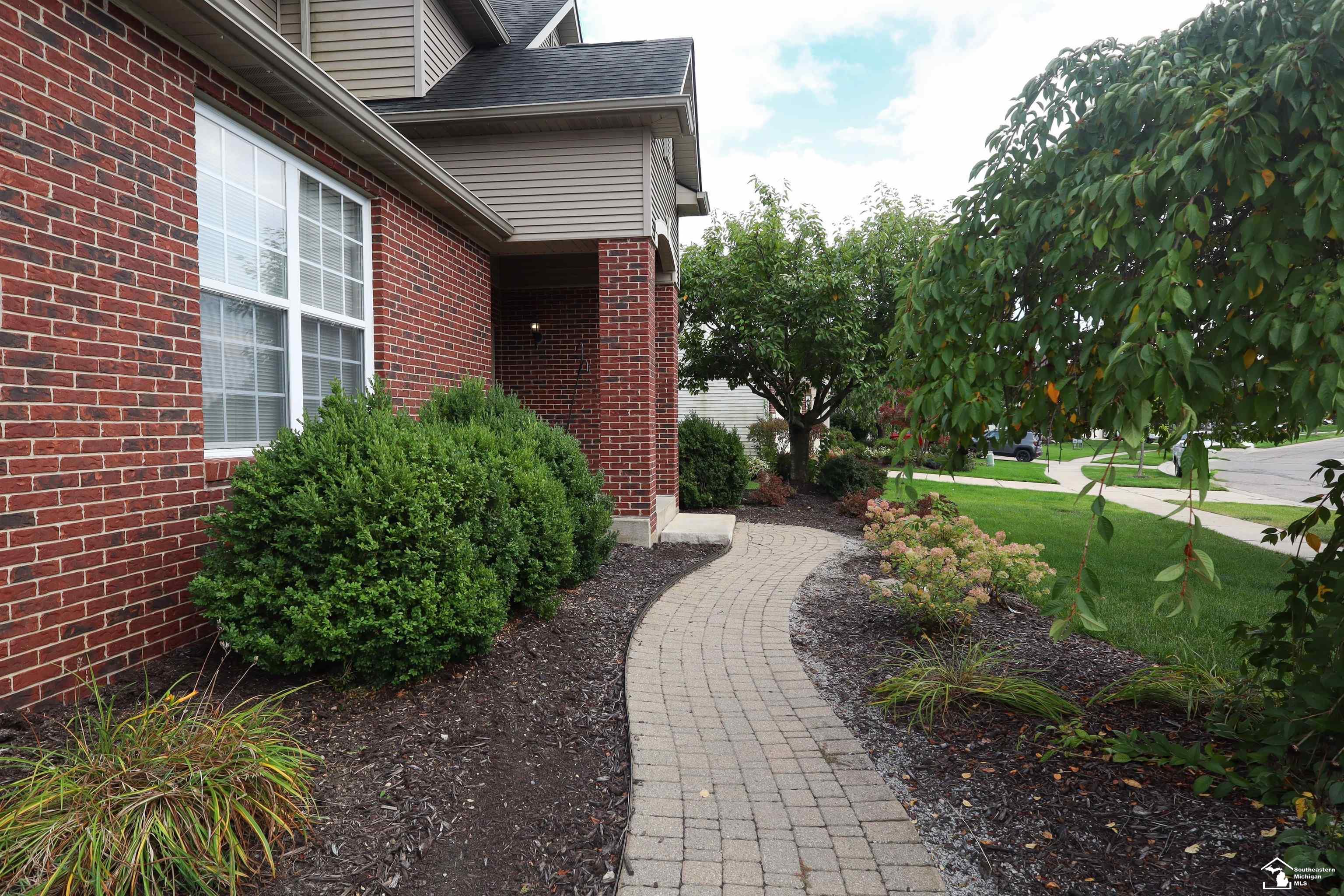 Photo 4 of Single family home for sale at 31023 Settlers Way Dr, Flat Rock, MI 48134 | MLS# 57050223691 | Listing updated on 2026-10-05