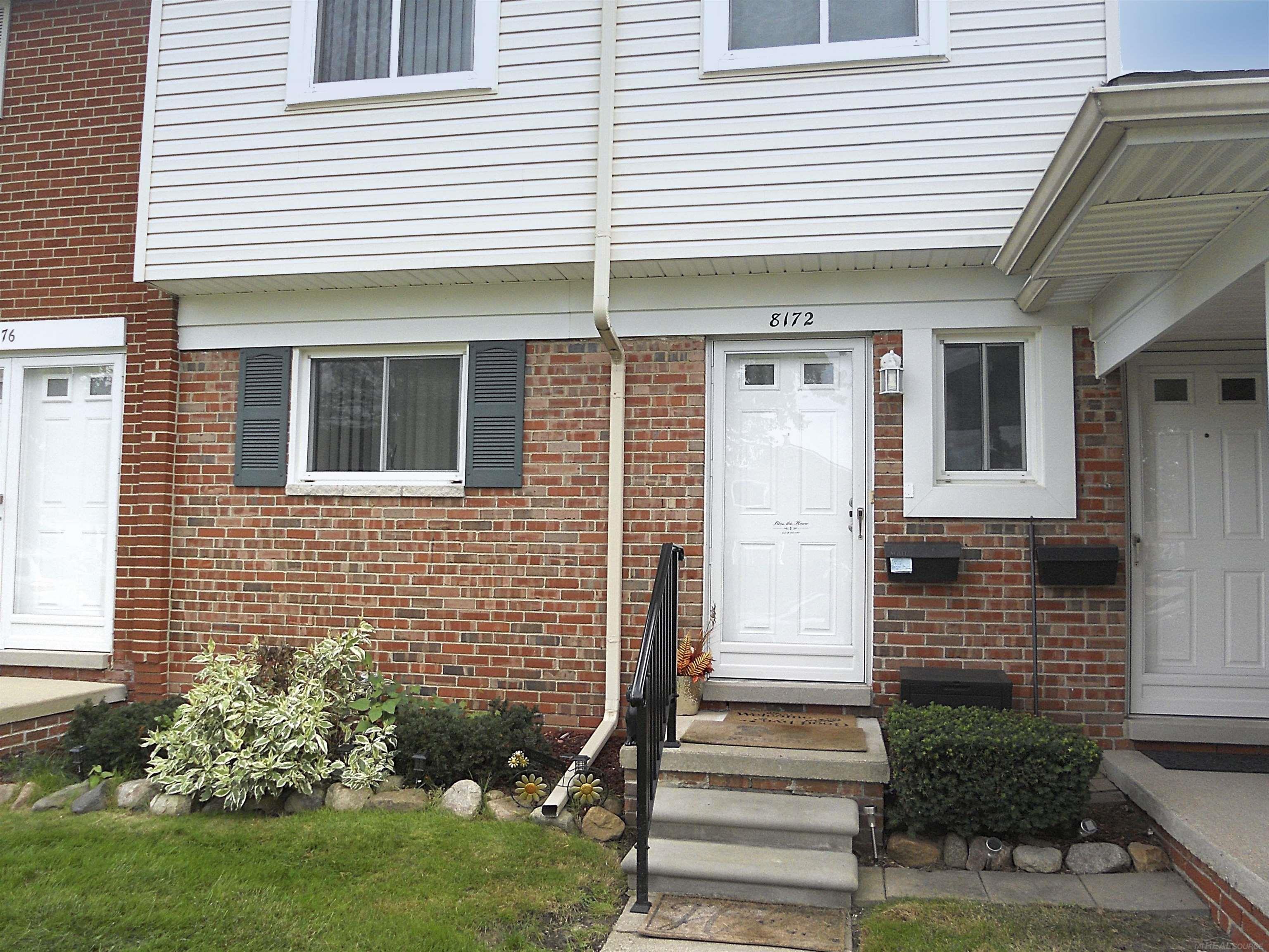 Photo 2 of Condo for sale at 8172 Farnum Ave, Warren, MI 48093 | MLS# 58050223695 | Listing updated on 2026-10-04