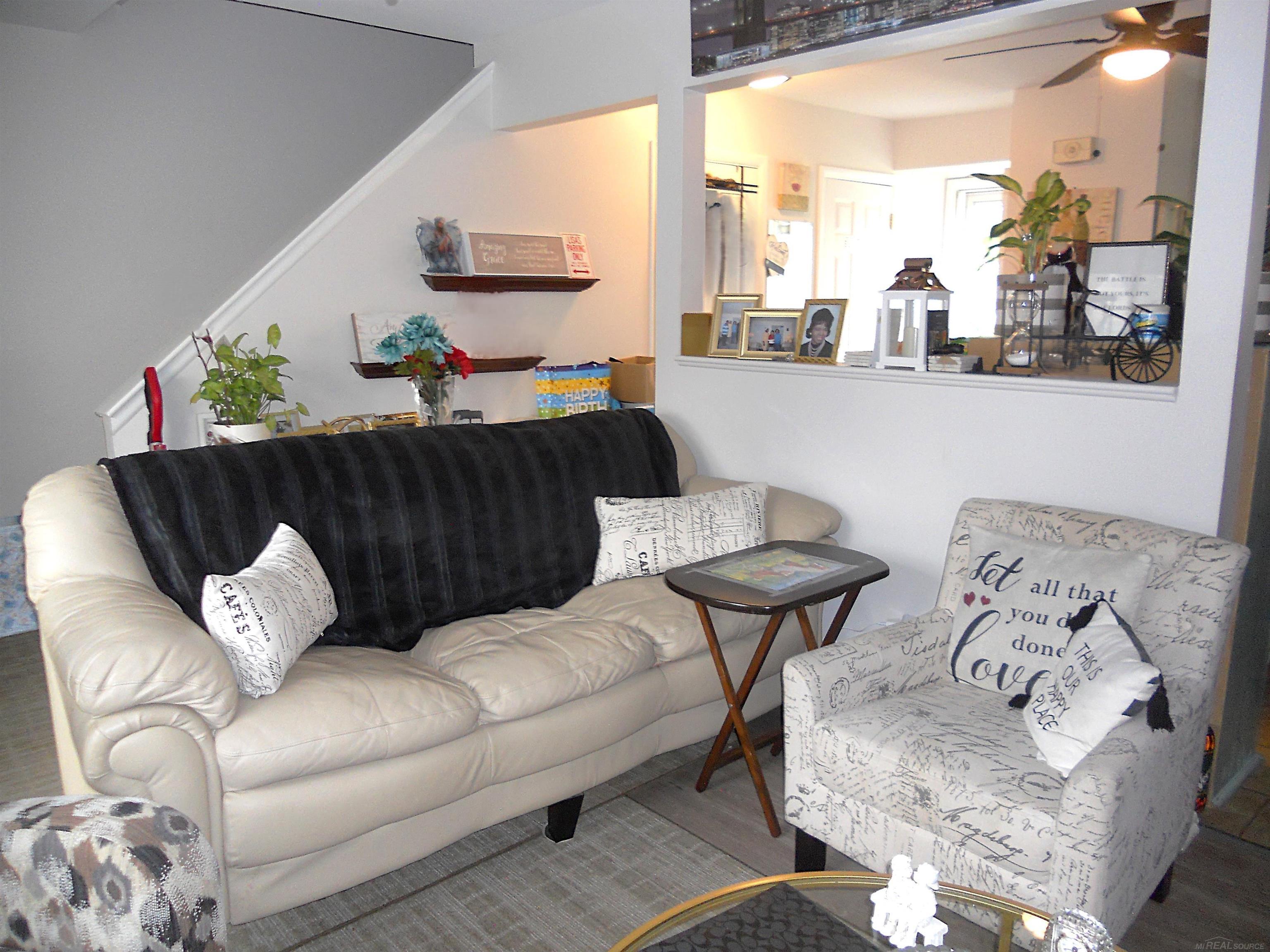 Photo 3 of House for sale at 8172 Farnum Ave, Warren, MI 48093 | MLS# 58050223695 | Listing updated on 2026-10-04