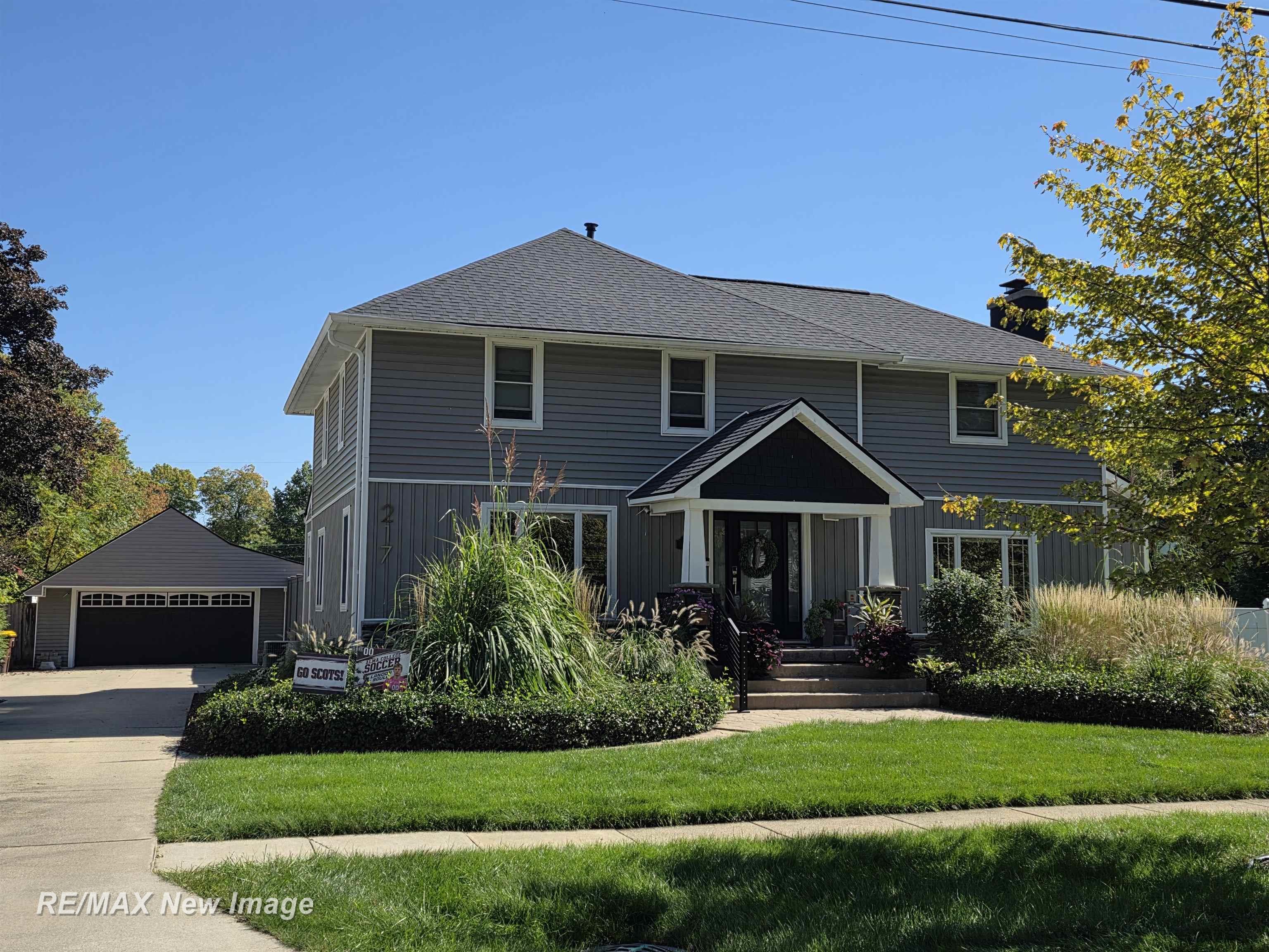 Photo 1 of Single family home for sale at 217 S Wood St, Chesaning, MI 48616 | MLS# 61050223700 | Listing updated on 2026-10-07