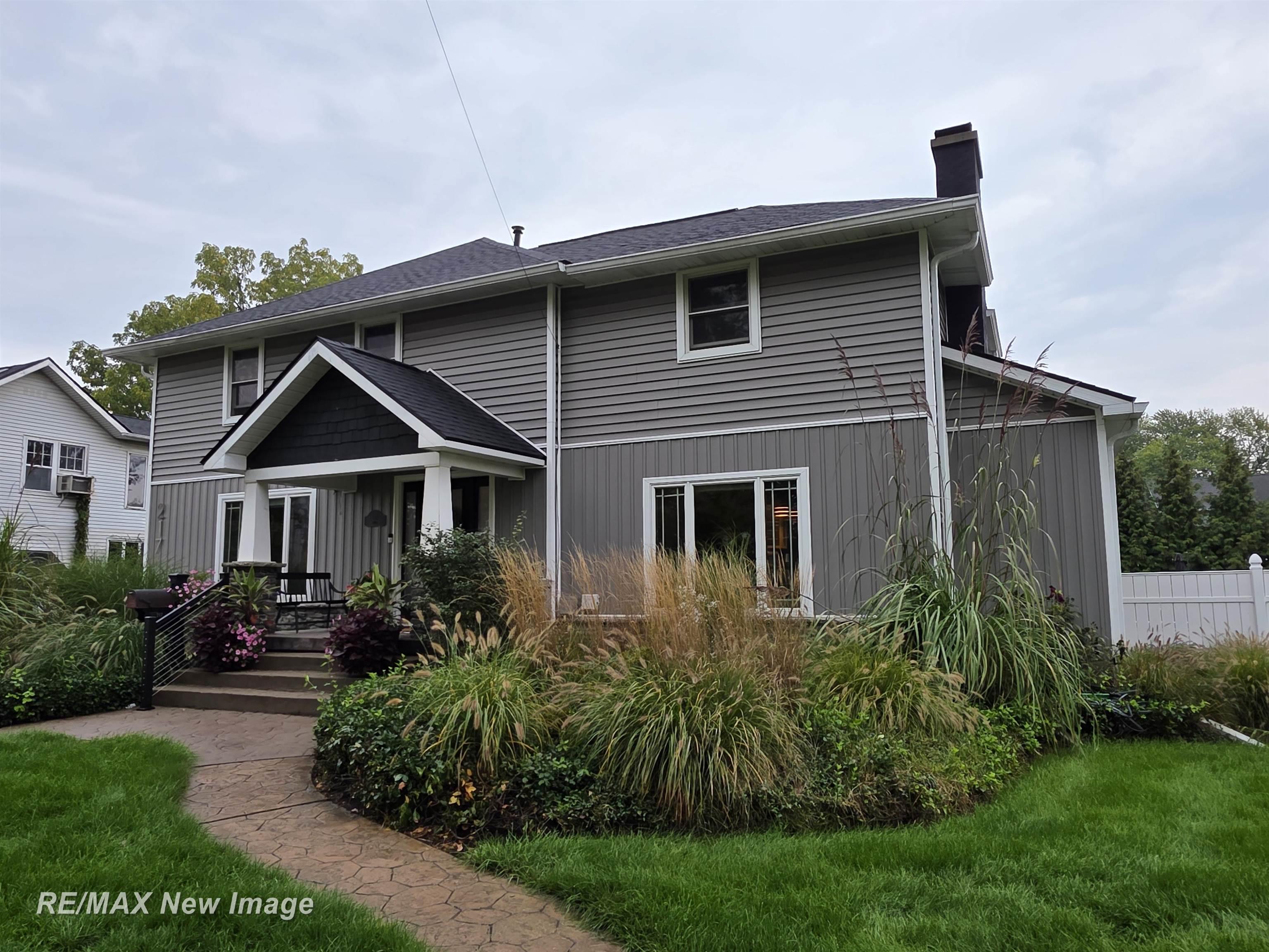 Photo 3 of Single family home for sale at 217 S Wood St, Chesaning, MI 48616 | MLS# 61050223700 | Listing updated on 2026-10-07
