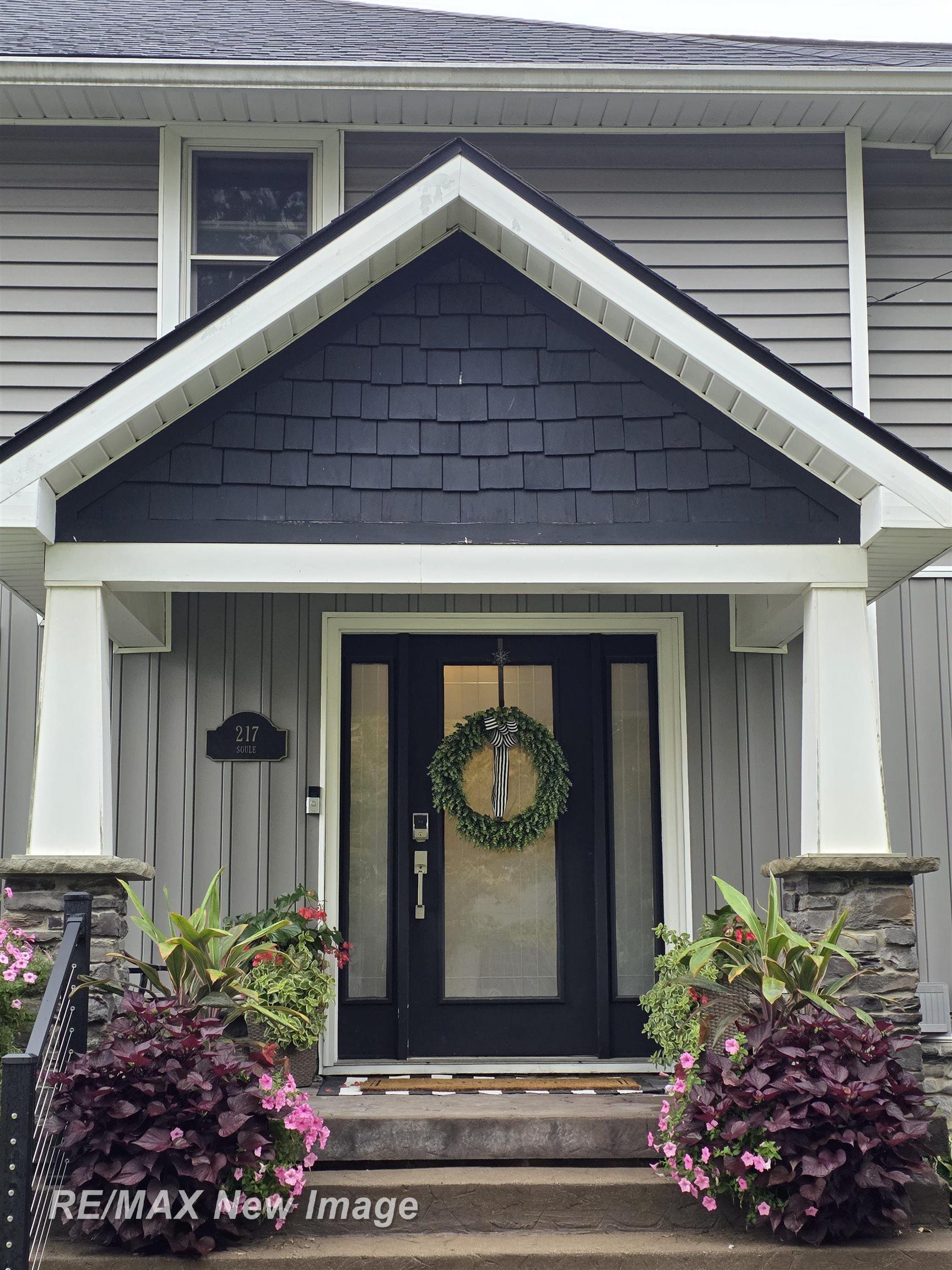 Photo 3 of Single family home for sale at 217 S Wood St, Chesaning, MI 48616 | MLS# 61050223700 | Listing updated on 2026-10-07
