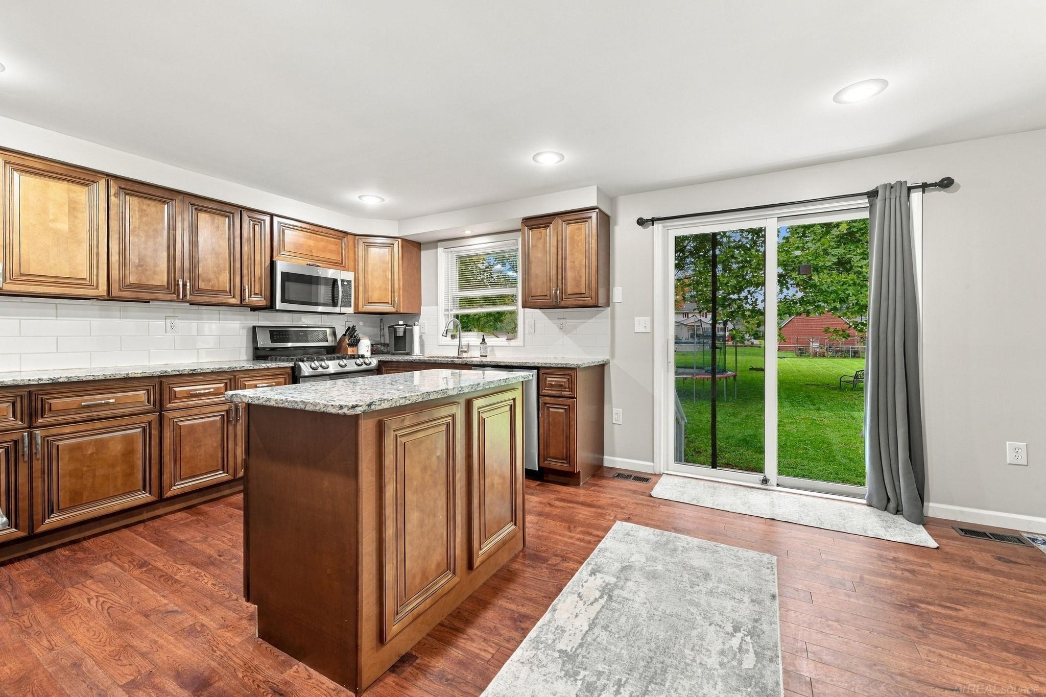 Photo 4 of Single family home for sale at 39380 Townhall St, Harrison Township, MI 48045 | MLS# 58050223708 | Listing updated on 2026-10-06