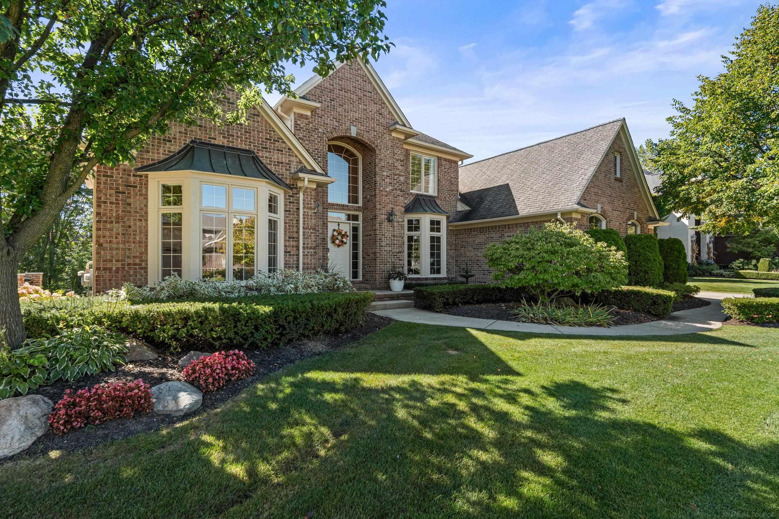 Photo 2 of Single family home for sale at 54185 Carrington Dr, Shelby Township, MI 48316 | MLS# 58050223716 | Listing updated on 2026-10-04