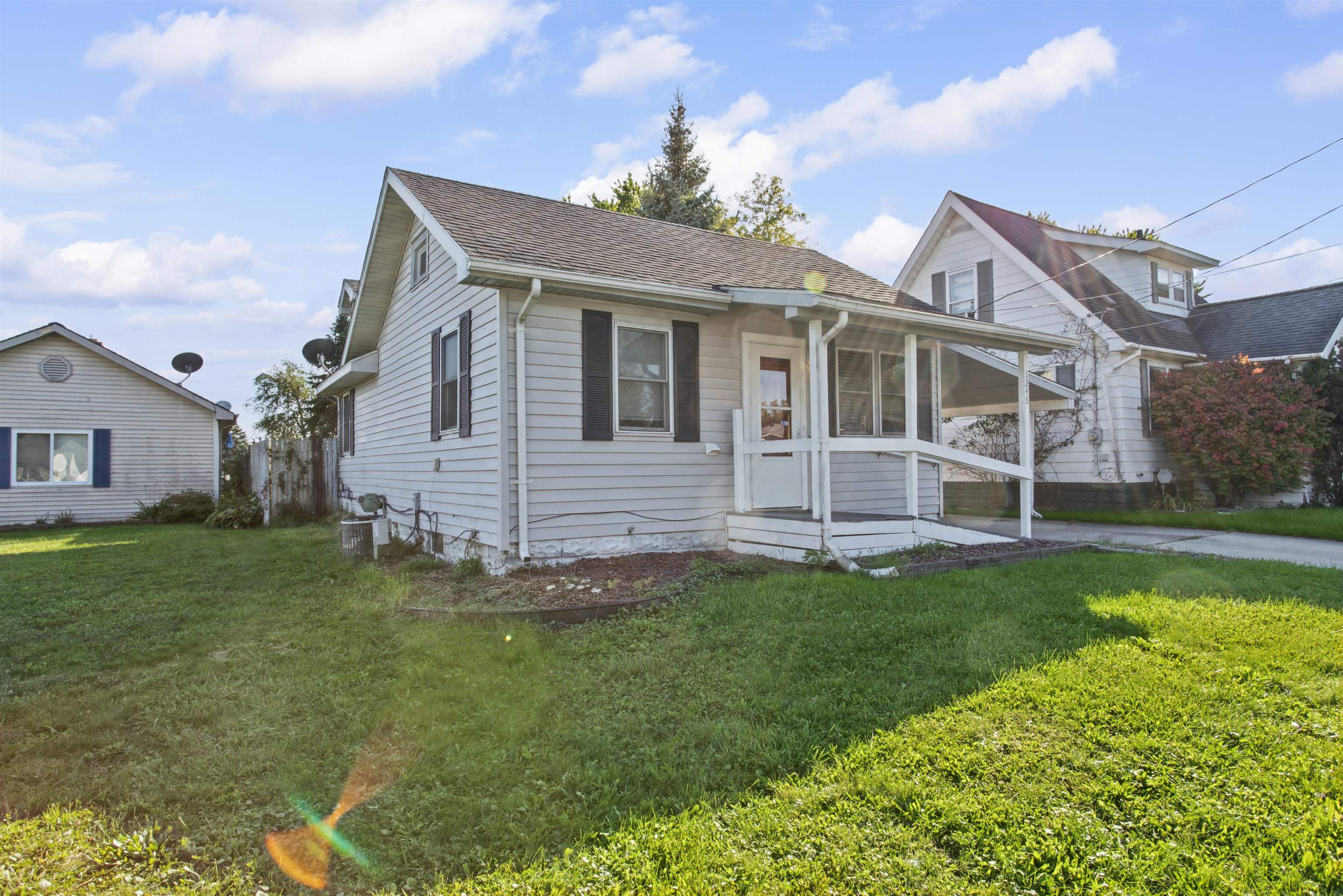 Photo 2 of Single family home for sale at 1248 Wells St, Burton, MI 48529 | MLS# 5050223724 | Listing updated on 2026-10-02
