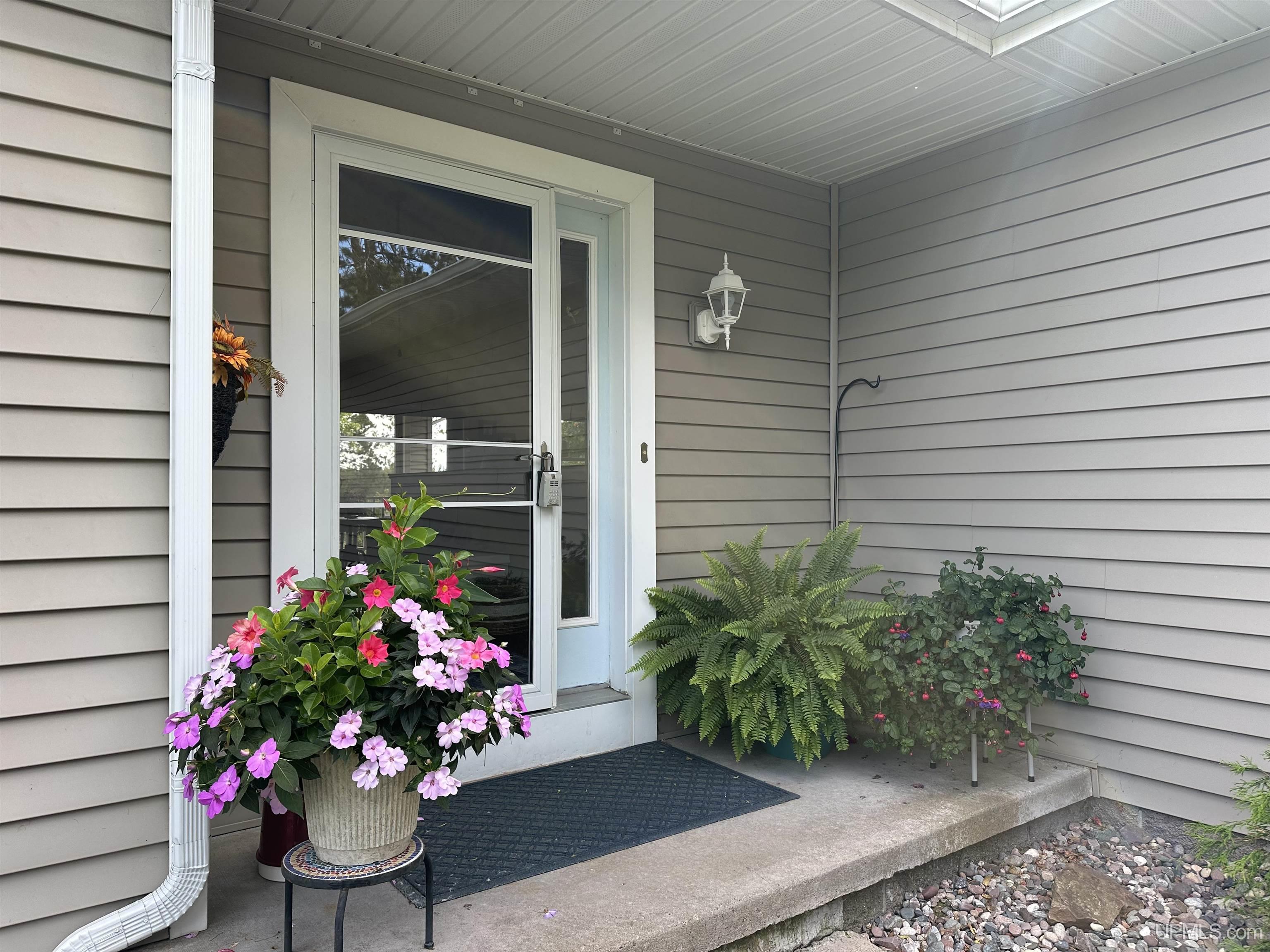 Photo 3 of Single family home for sale at 8 Red Fox Trl Rd, Marquette, MI 49855 | MLS# 50223736 | Listing updated on 2026-10-07