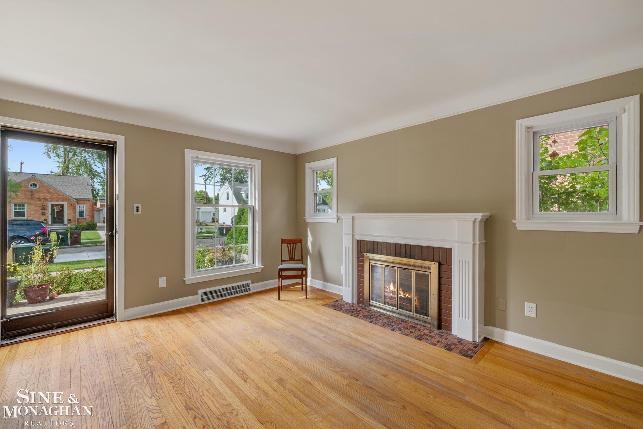 Photo 2 of Single family home for sale at 1242 Roslyn Rd, Grosse Pointe Woods, MI 48236 | MLS# 58050223737 | Listing updated on 2026-10-03