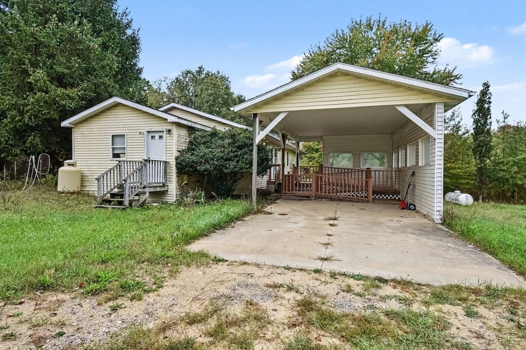 Photo 4 of Single family home for sale at 10505 E Hayes Rd, Ashley, MI 48806 | MLS# 5050223743 | Listing updated on 2026-10-04