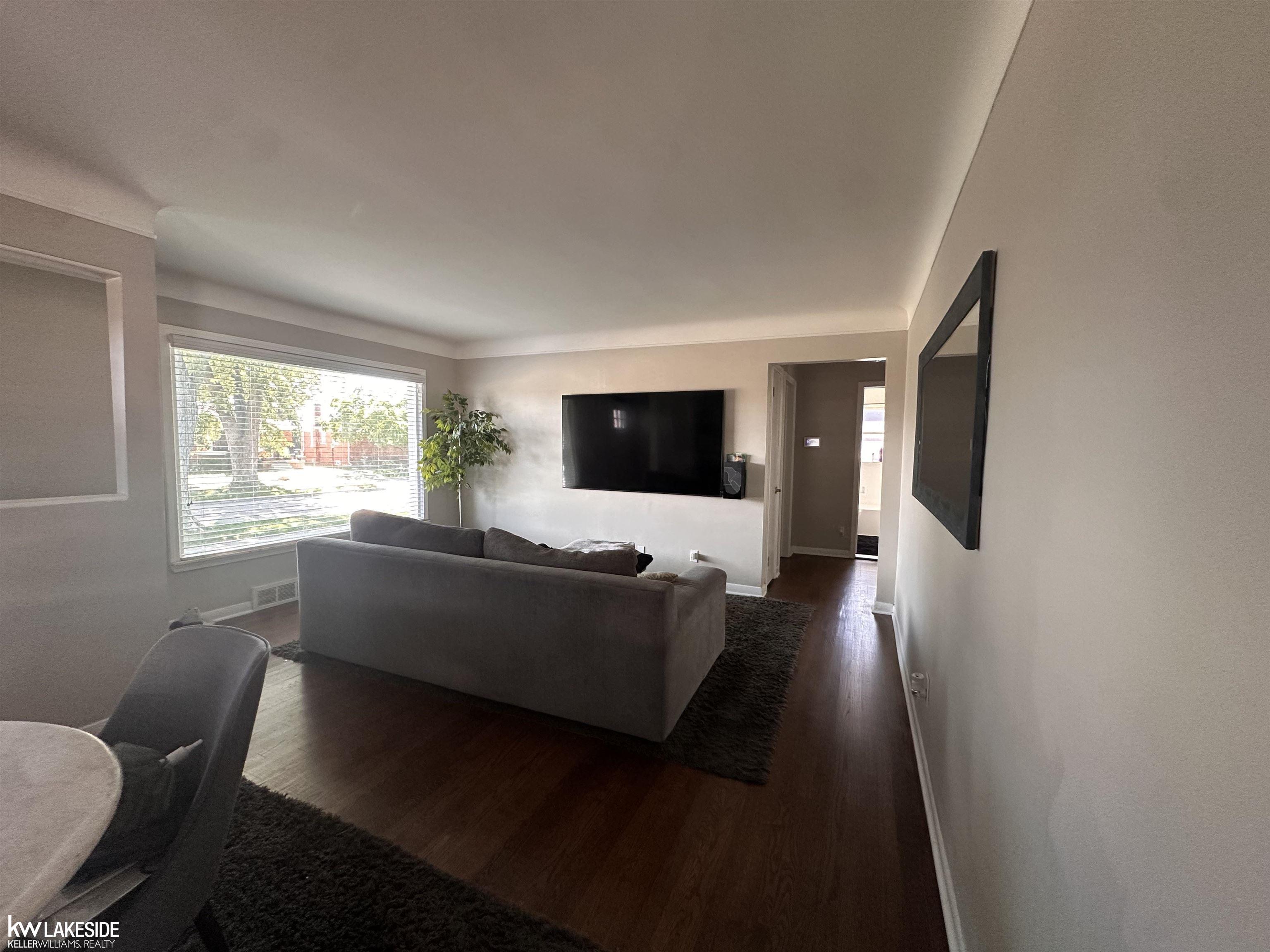 Photo 4 of Single family home for sale at 21443 Arrowhead St, Saint Clair Shores, MI 48082 | MLS# 58050223754 | Listing updated on 2026-10-03