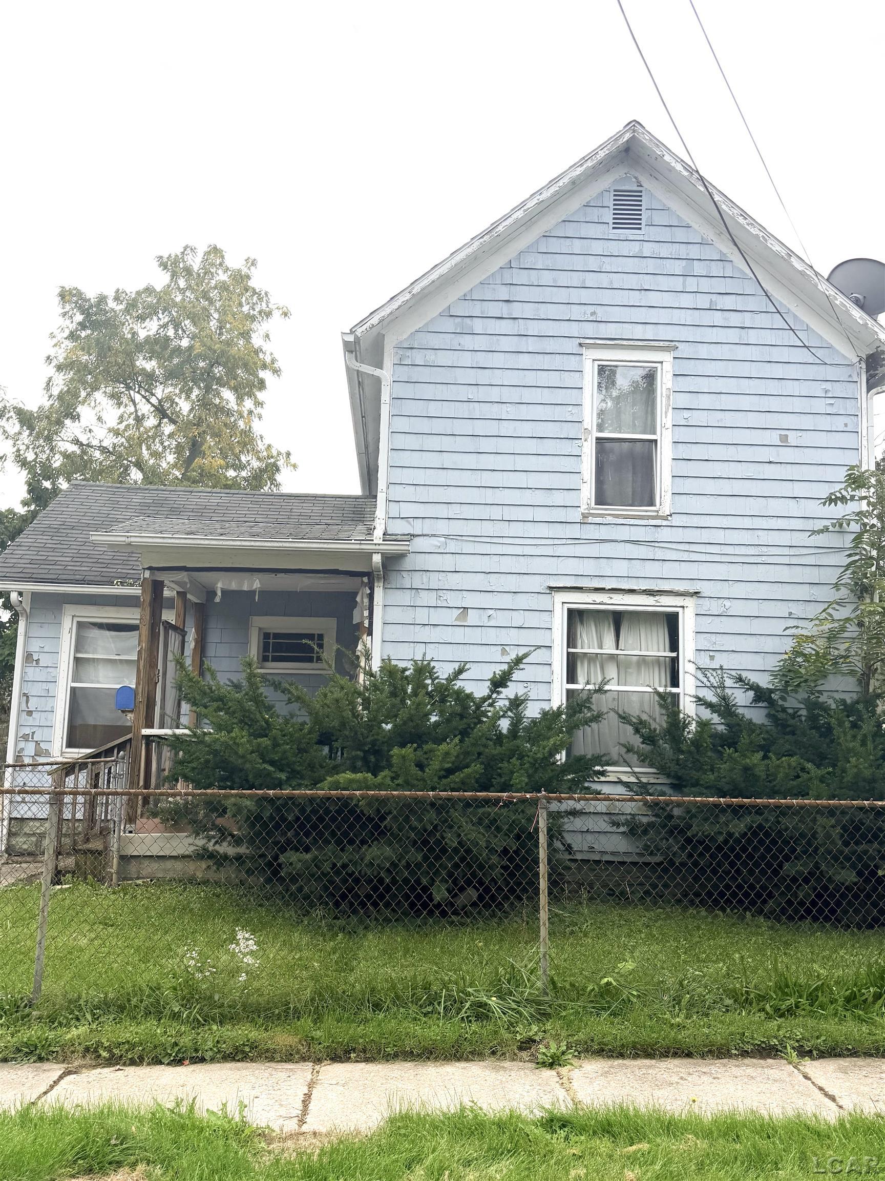 Photo 1 of Single family home for sale at 1108 Frank St, Adrian, MI 49221 | MLS# 56050223760 | Listing updated on 2026-10-05