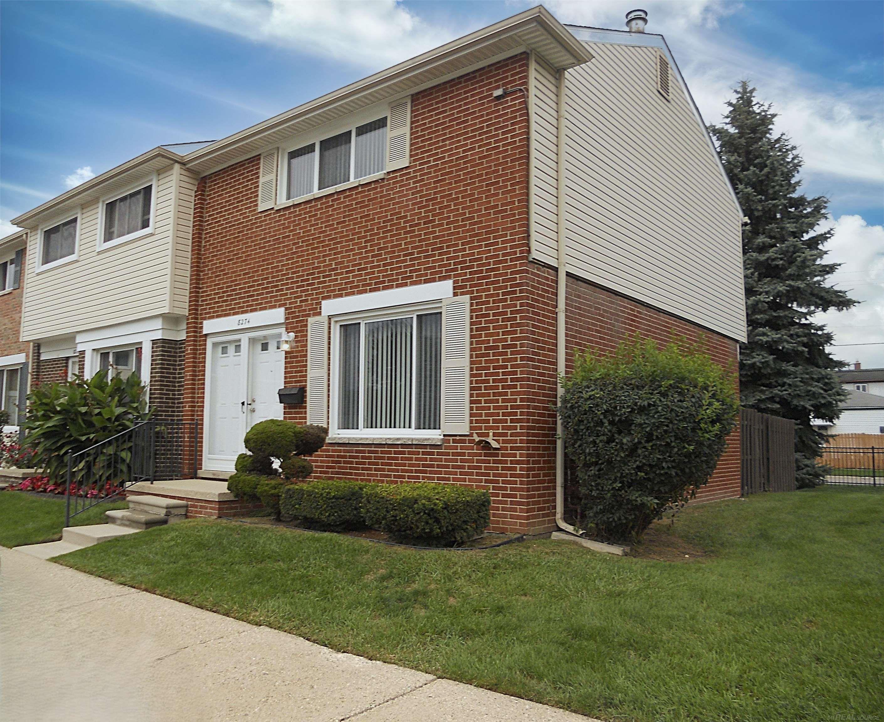 Photo 2 of Condo for sale at 8274 Farnum Cir, Warren, MI 48093 | MLS# 58050223762 | Listing updated on 2026-10-05