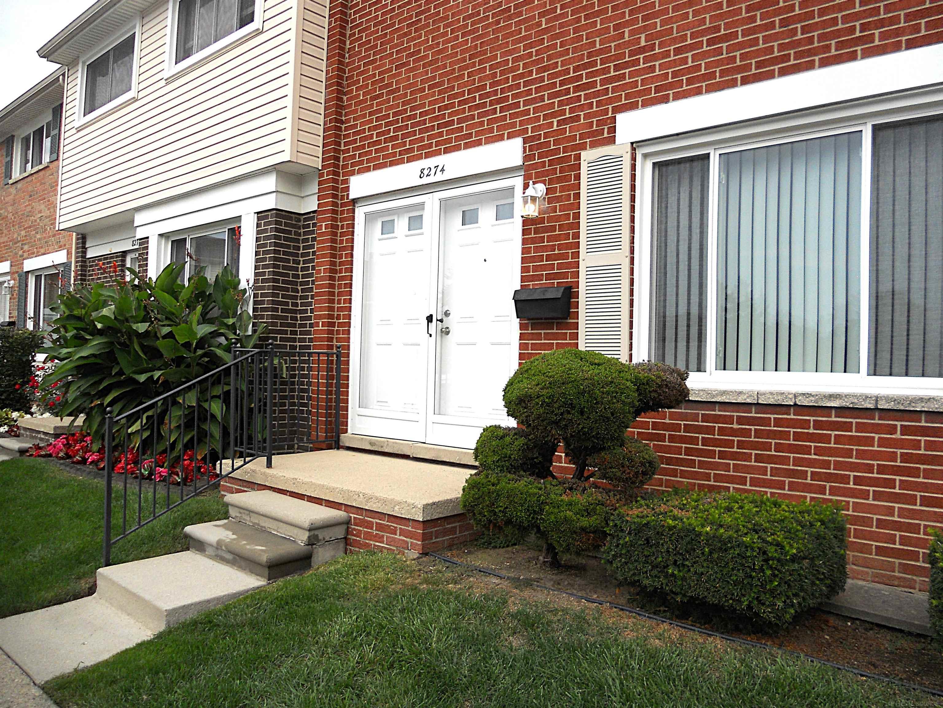 Photo 3 of Condo for sale at 8274 Farnum Cir, Warren, MI 48093 | MLS# 58050223762 | Listing updated on 2026-10-05