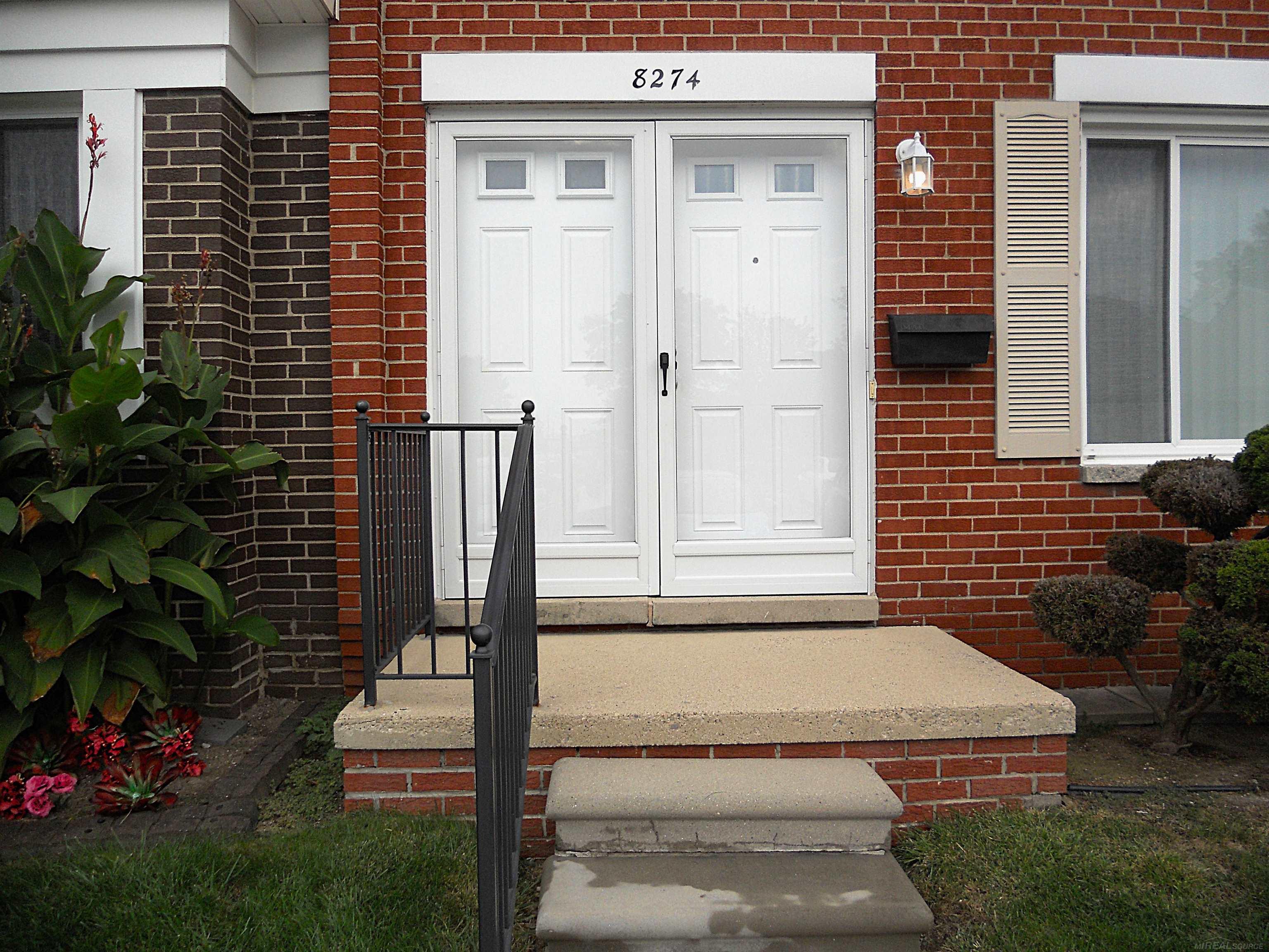 Photo 4 of House for sale at 8274 Farnum Cir, Warren, MI 48093 | MLS# 58050223762 | Listing updated on 2026-10-05