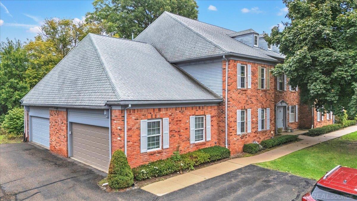 Photo 1 of Condo for sale at 1625 Huntington Park, Rochester Hills, MI 48309 | MLS# 58050223768 | Listing updated on 2026-10-05
