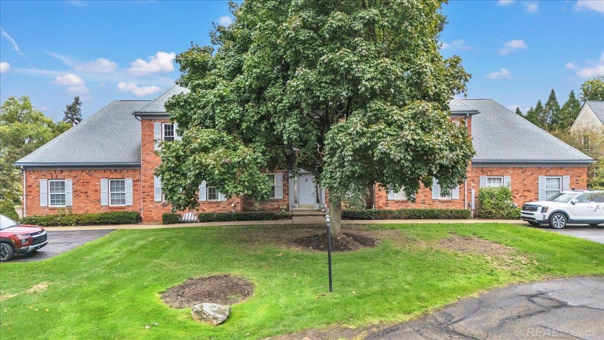 Listing Photo 5 - Condo for sale in building located at 1625 Huntington Park, Rochester Hills, MI 48309
