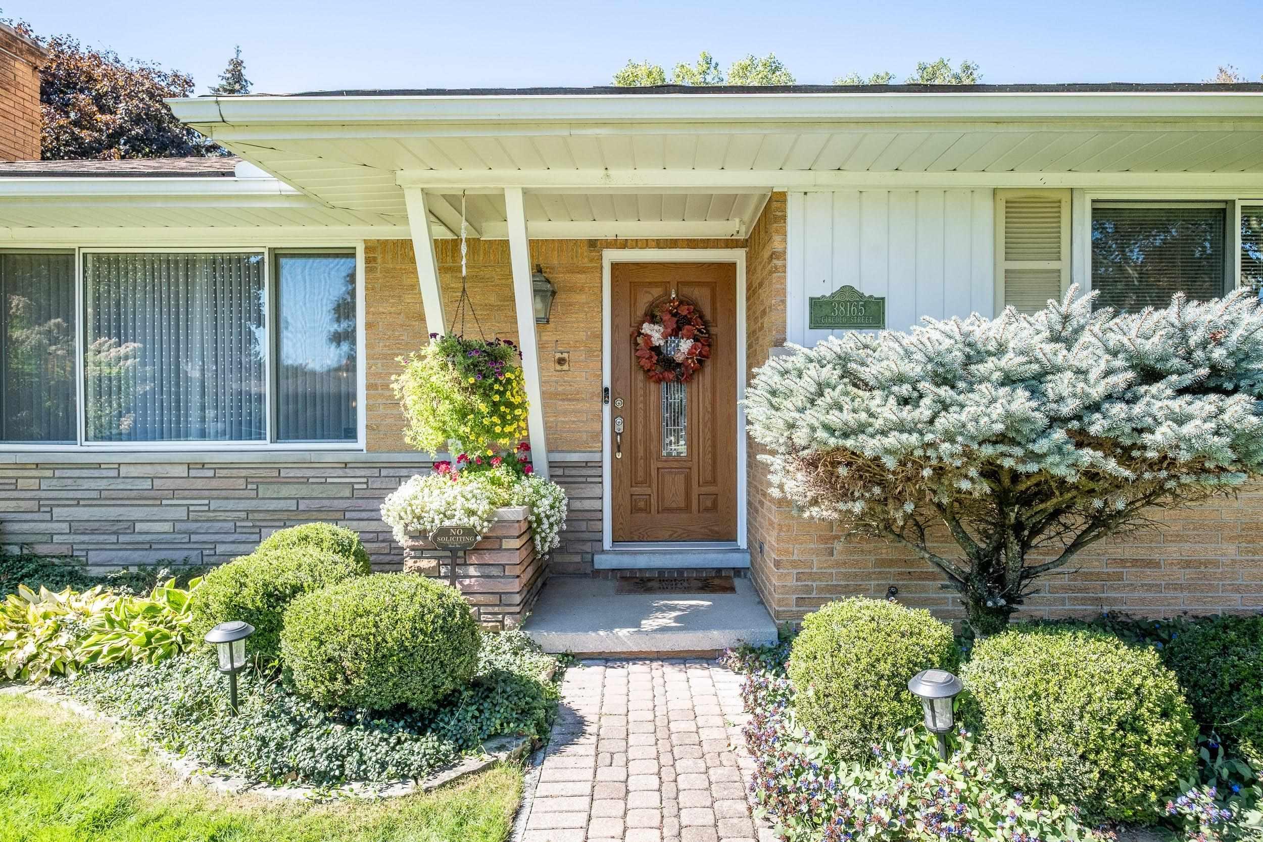 Photo 4 of Single family home for sale at 38165 Circolo St, Harrison Township, MI 48045 | MLS# 58050223782 | Listing updated on 2026-10-05