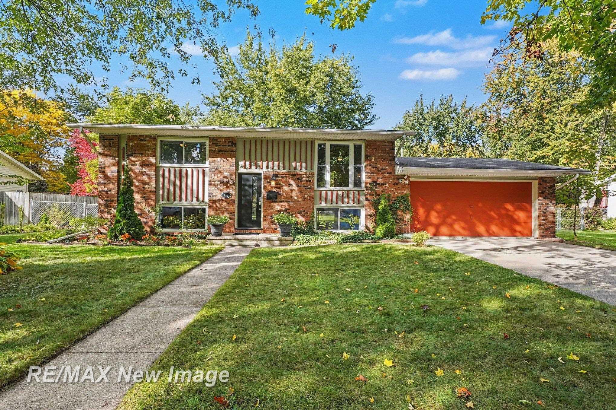 Single family home for sale at 413 Hollybrook Dr, Midland, MI 48642 | MLS# 61050223786