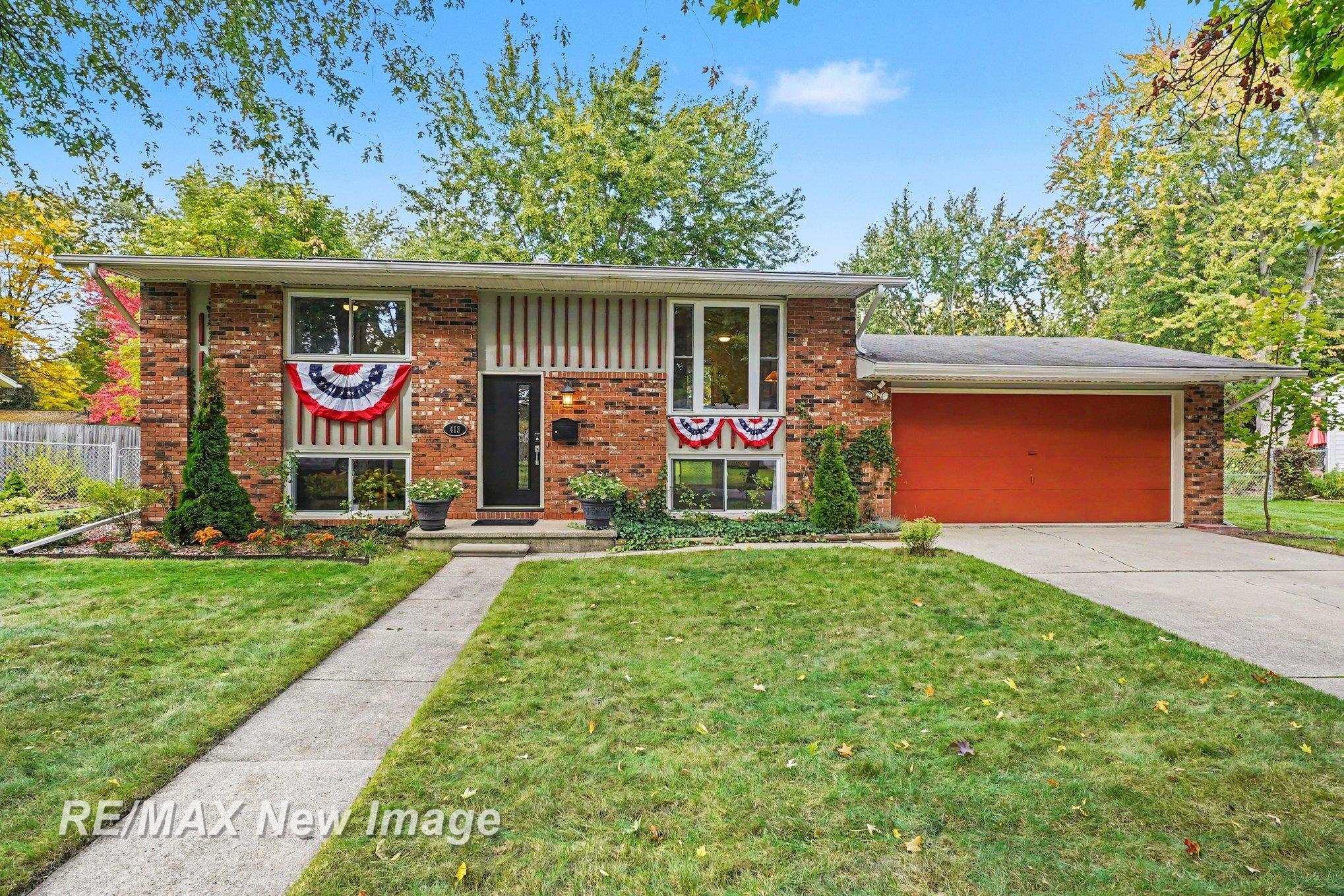 Photo 3 of Single family home for sale at 413 Hollybrook Dr, Midland, MI 48642 | MLS# 61050223786 | Listing updated on 2026-10-07