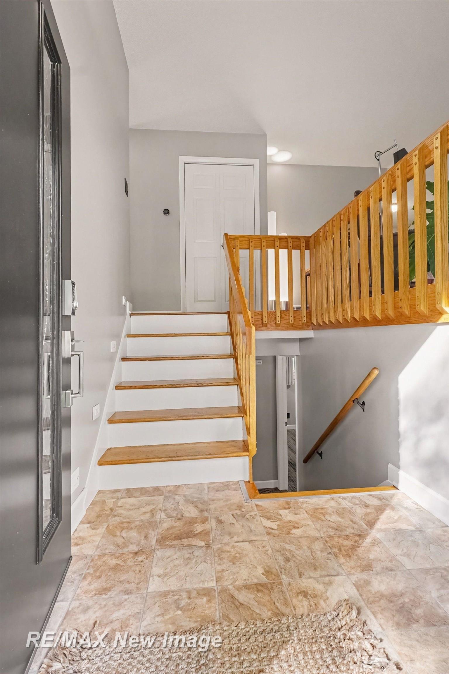 Photo 4 of Single family home for sale at 413 Hollybrook Dr, Midland, MI 48642 | MLS# 61050223786 | Listing updated on 2026-10-07