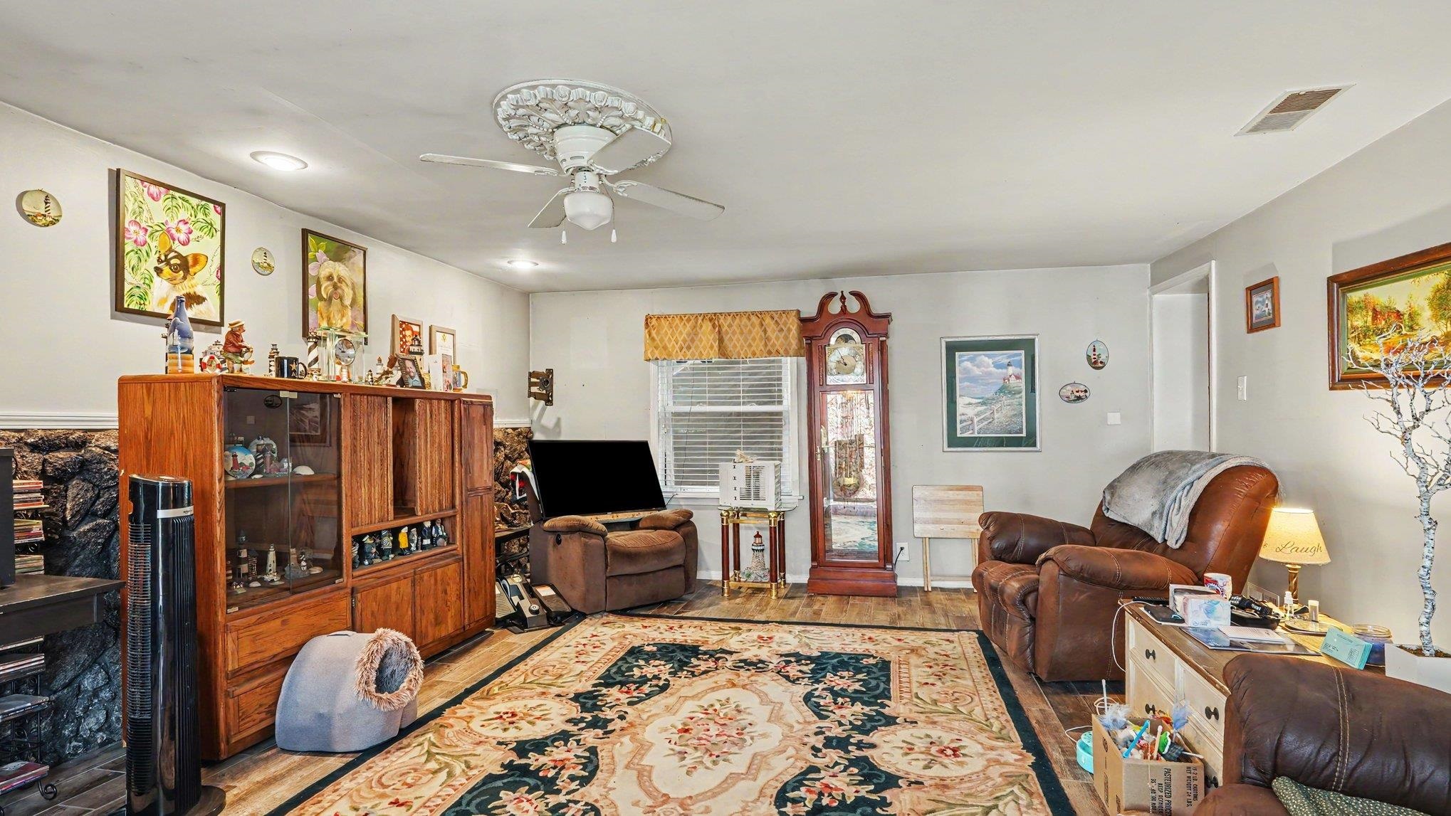 Photo 3 of Single family home for sale at 286 Lagoon Beach Dr, Bay City, MI 48706 | MLS# 5050223804 | Listing updated on 2026-10-05