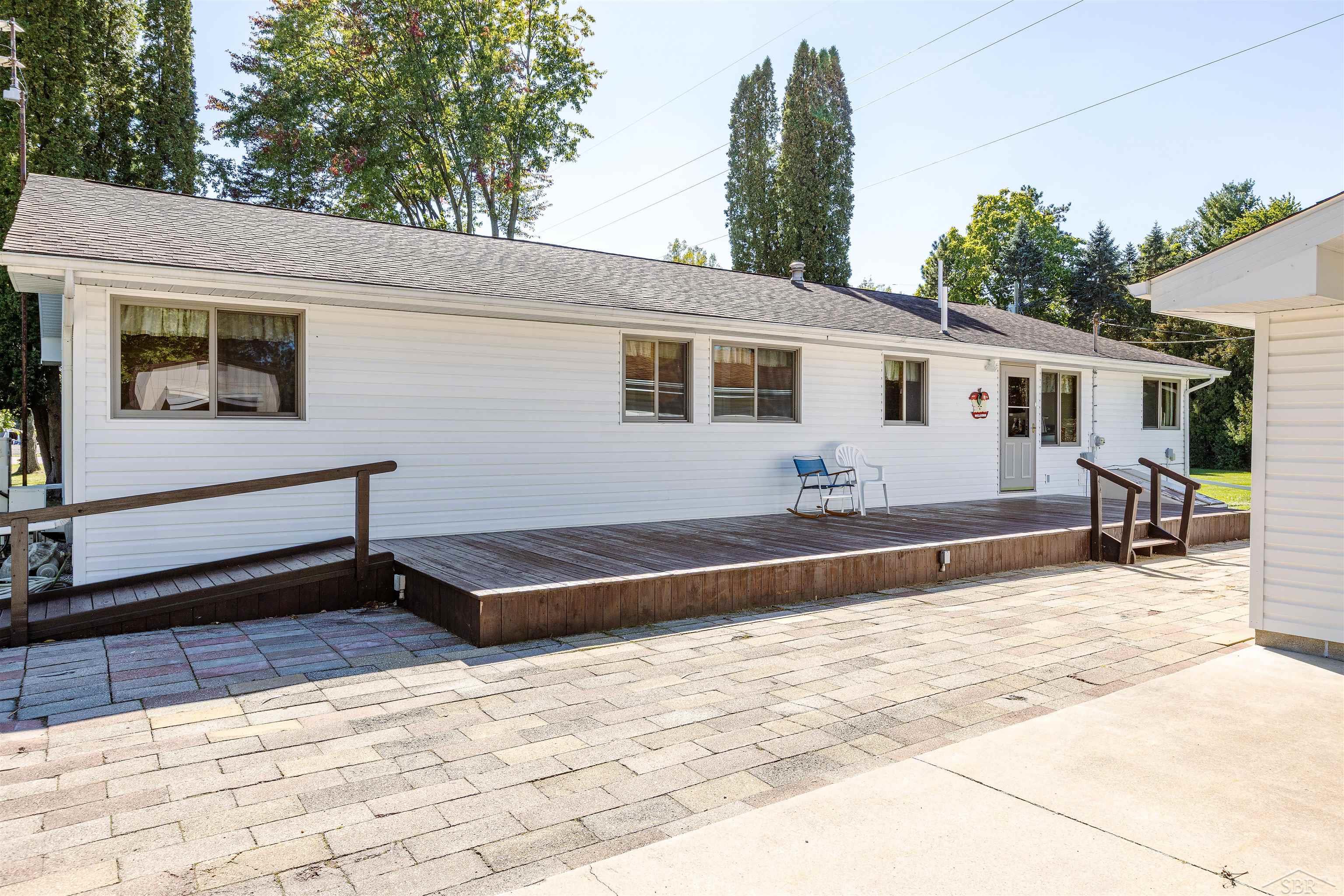 Photo 1 of Single family home for sale at 215 E Saginaw Rd, Sanford, MI 48657 | MLS# 61050223805 | Listing updated on 2026-10-06