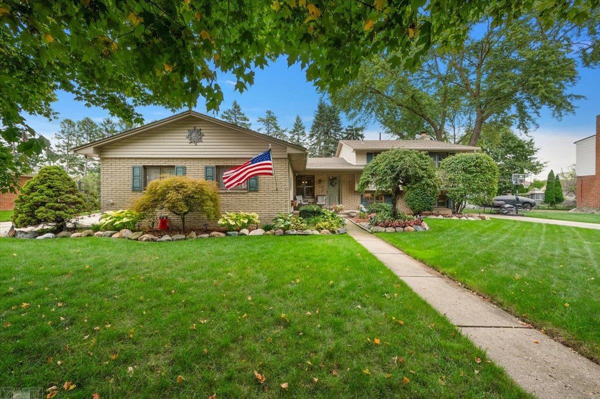 Photo 2 of Single family home for sale at 35772 Hilton Dr, Clinton Township, MI 48035 | MLS# 58050223812 | Listing updated on 2026-10-05