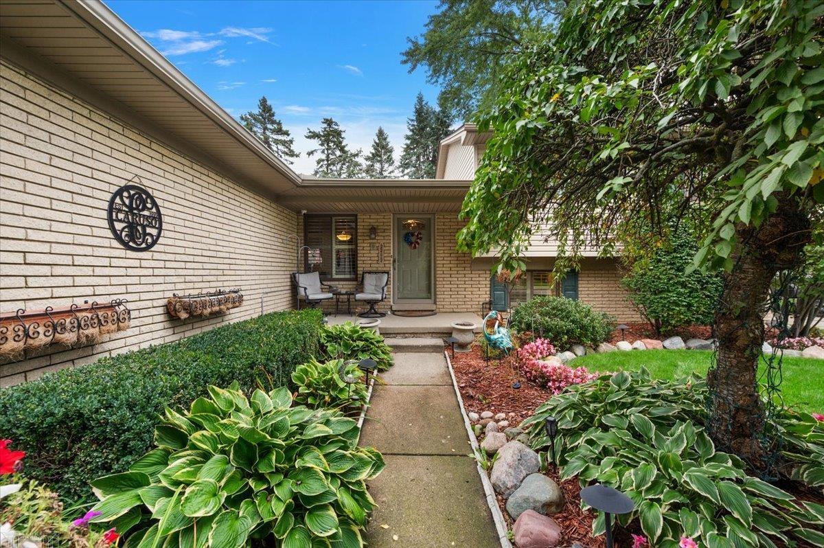 Photo 3 of Single family home for sale at 35772 Hilton Dr, Clinton Township, MI 48035 | MLS# 58050223812 | Listing updated on 2026-10-05