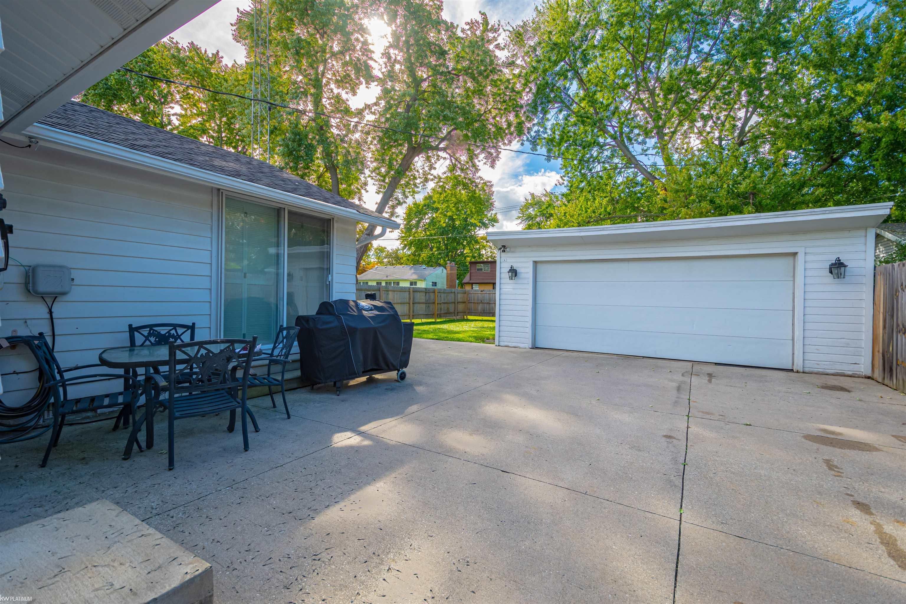 Photo 2 of Single family home for sale at 1009 16th Street, Port Huron, MI 48060 | MLS# 58050223813 | Listing updated on 2026-10-05