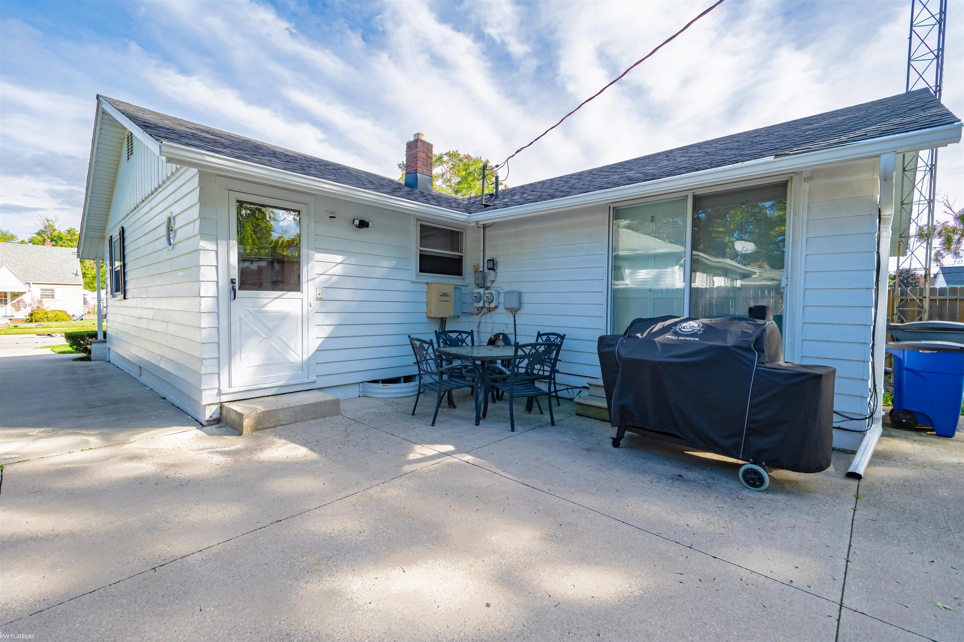 Photo 4 of Single family home for sale at 1009 16th Street, Port Huron, MI 48060 | MLS# 58050223813 | Listing updated on 2026-10-05