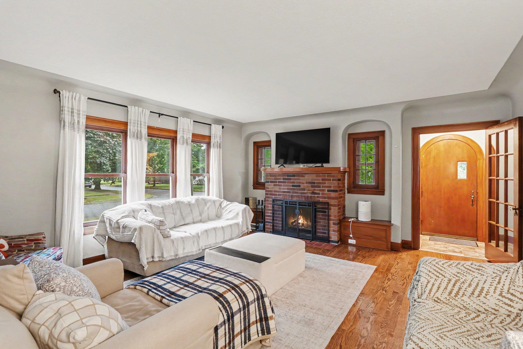Photo 4 of Single family home for sale at 1300 Dunbar St, Essexville, MI 48732 | MLS# 50223825 | Listing updated on 2026-10-07