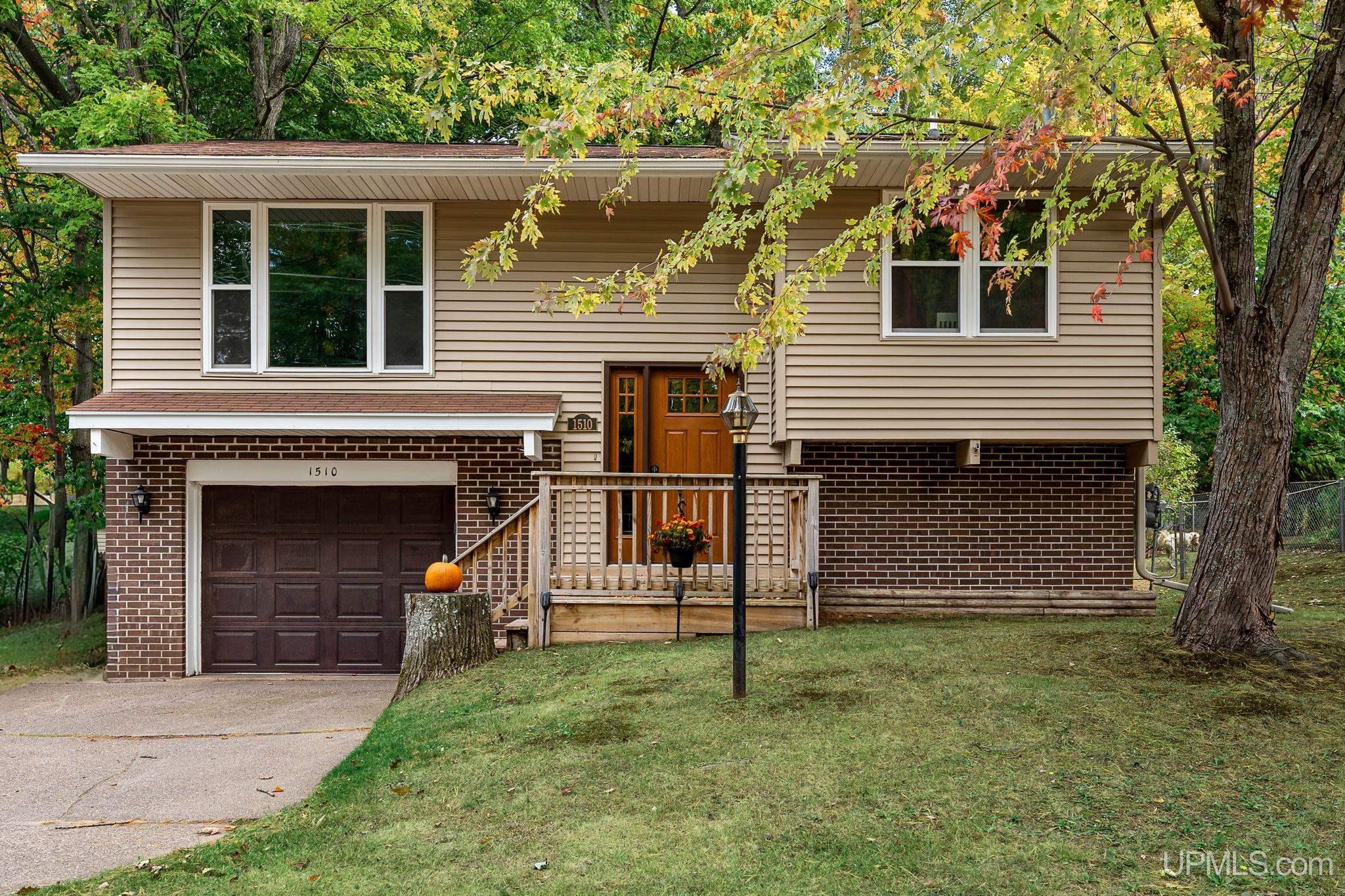 Photo 1 of Single family home for sale at 1510 Woodland Ave, Marquette, MI 49855 | MLS# 50223829 | Listing updated on 2026-10-05