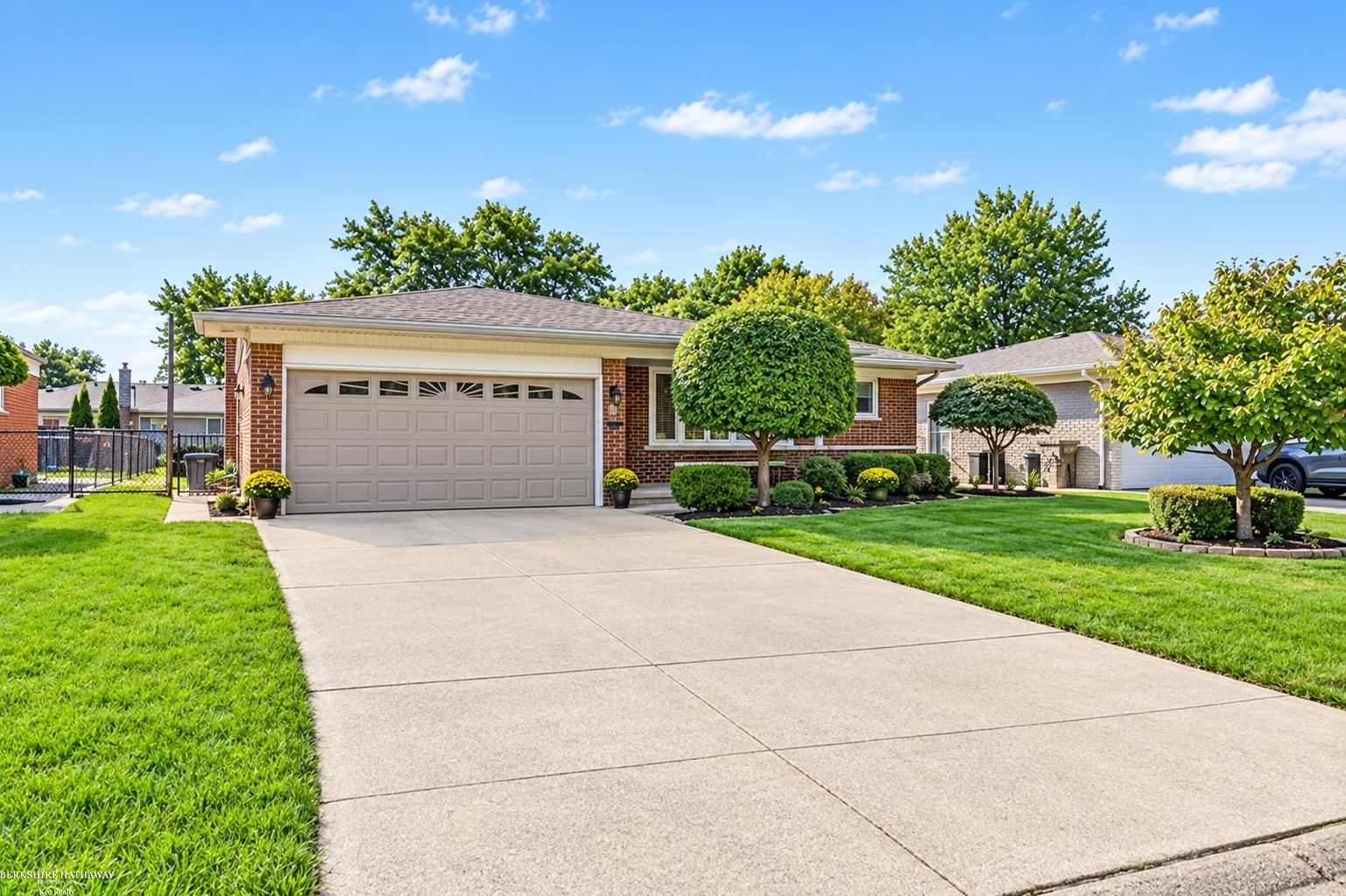 Photo 2 of Single family home for sale at 35163 Bobcean Rd, Clinton Township, MI 48035 | MLS# 58050223836 | Listing updated on 2026-10-07