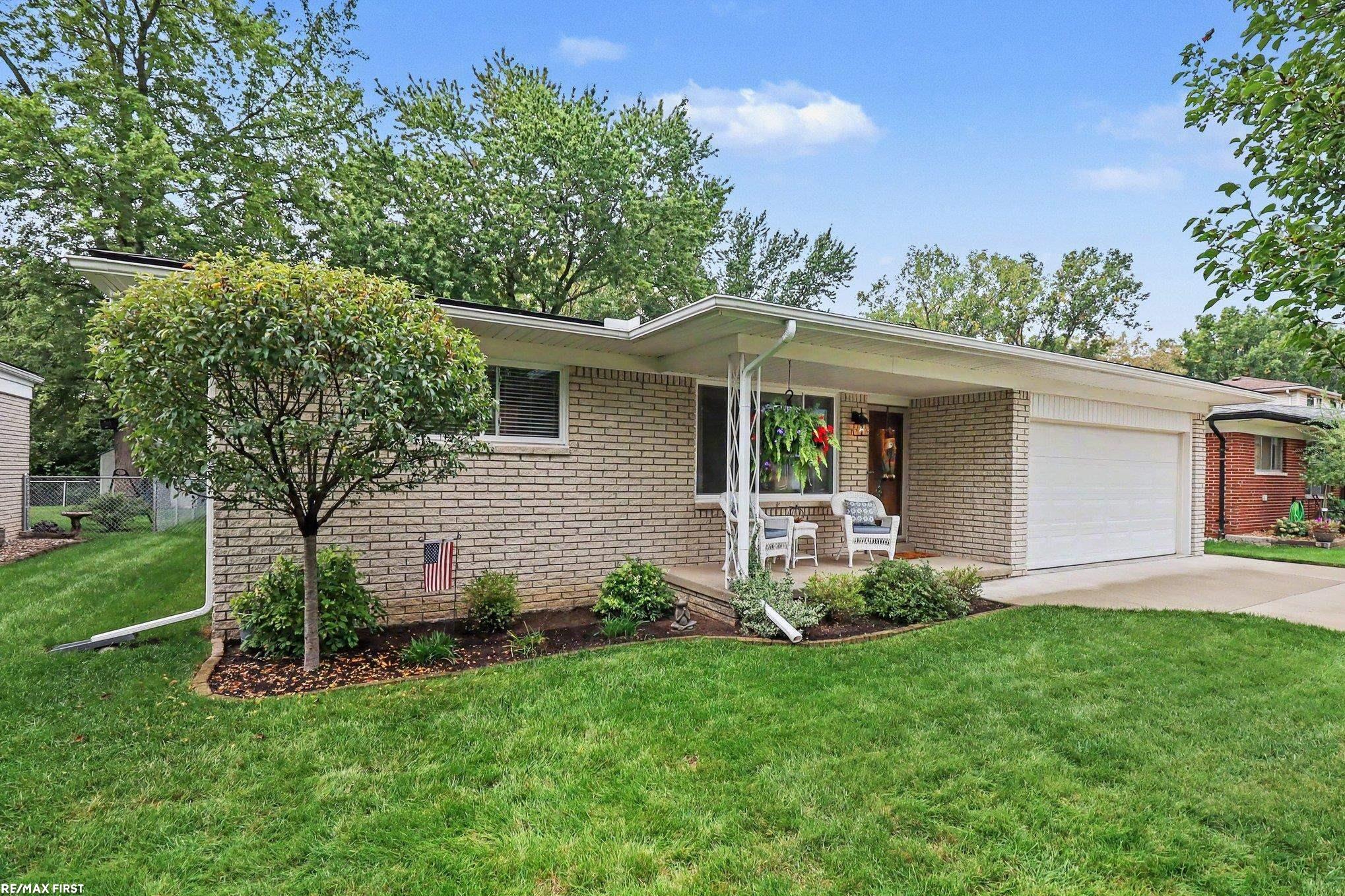 Photo 3 of Single family home for sale at 17512 Contesti Dr, Clinton Township, MI 48035 | MLS# 58050223837 | Listing updated on 2026-10-05