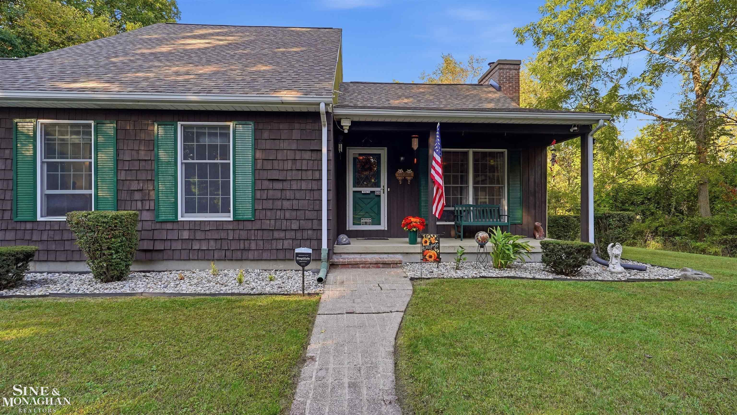 Photo 3 of Single family home for sale at 3333 Berkshire Dr, Port Huron, MI 48060 | MLS# 58050223839 | Listing updated on 2026-10-07